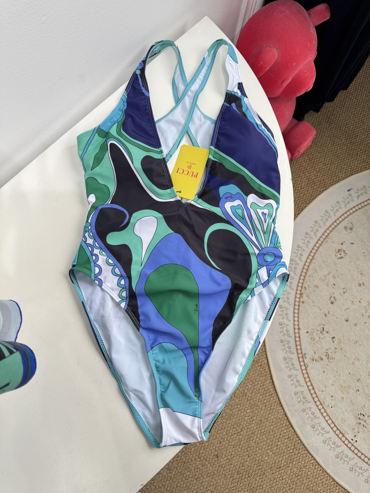 Pucci 印花度假连体泳衣套装（交叉镂空泳衣+真丝方巾）2件套不拆分卖⚠️所有泳衣拒绝任何理由退换⚠️