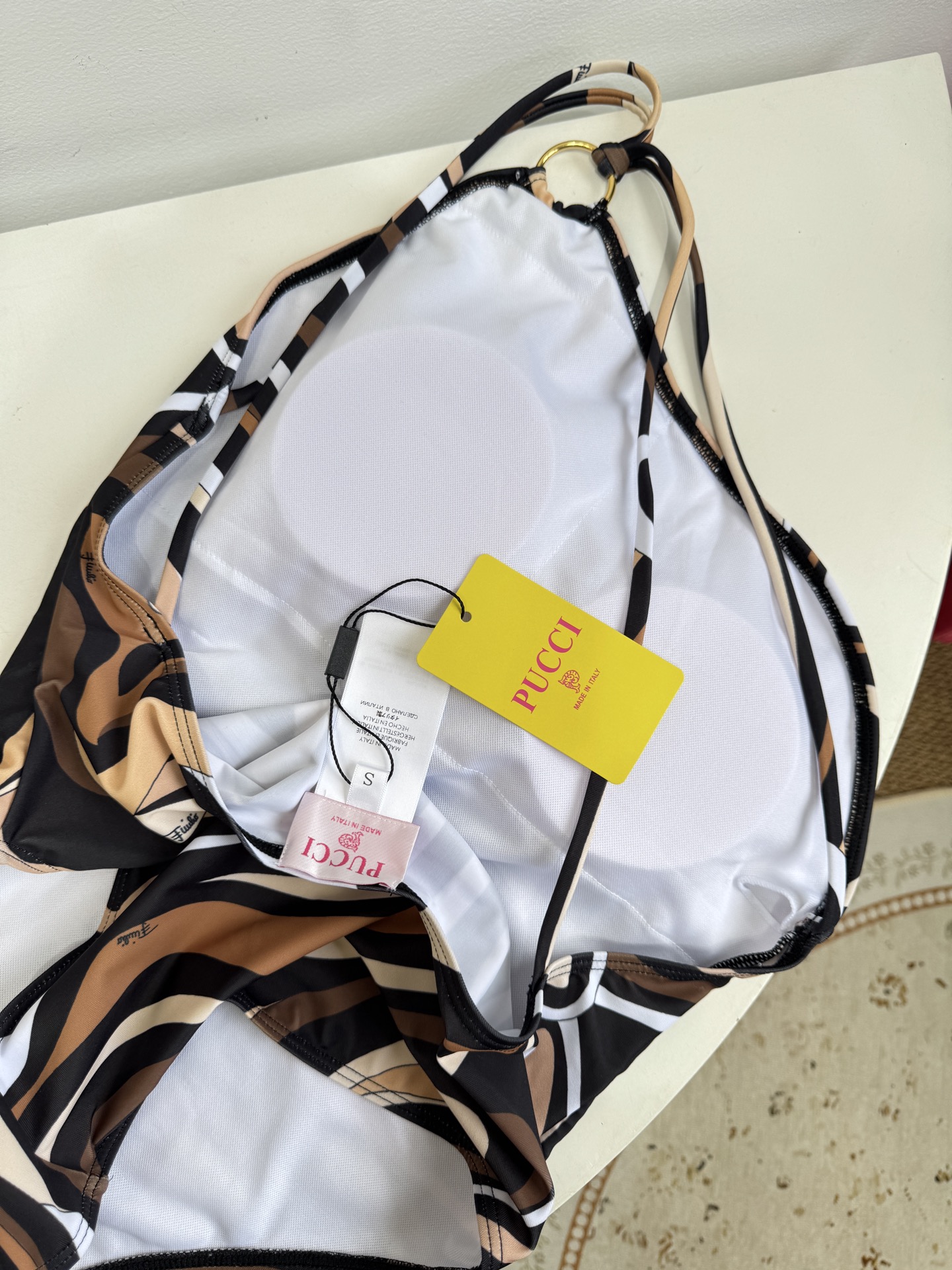 Pucci 印花度假连体泳衣套装（单肩泳衣+真丝方巾2件套，不拆分卖⚠️所有泳衣拒绝任何理由退换⚠️通体