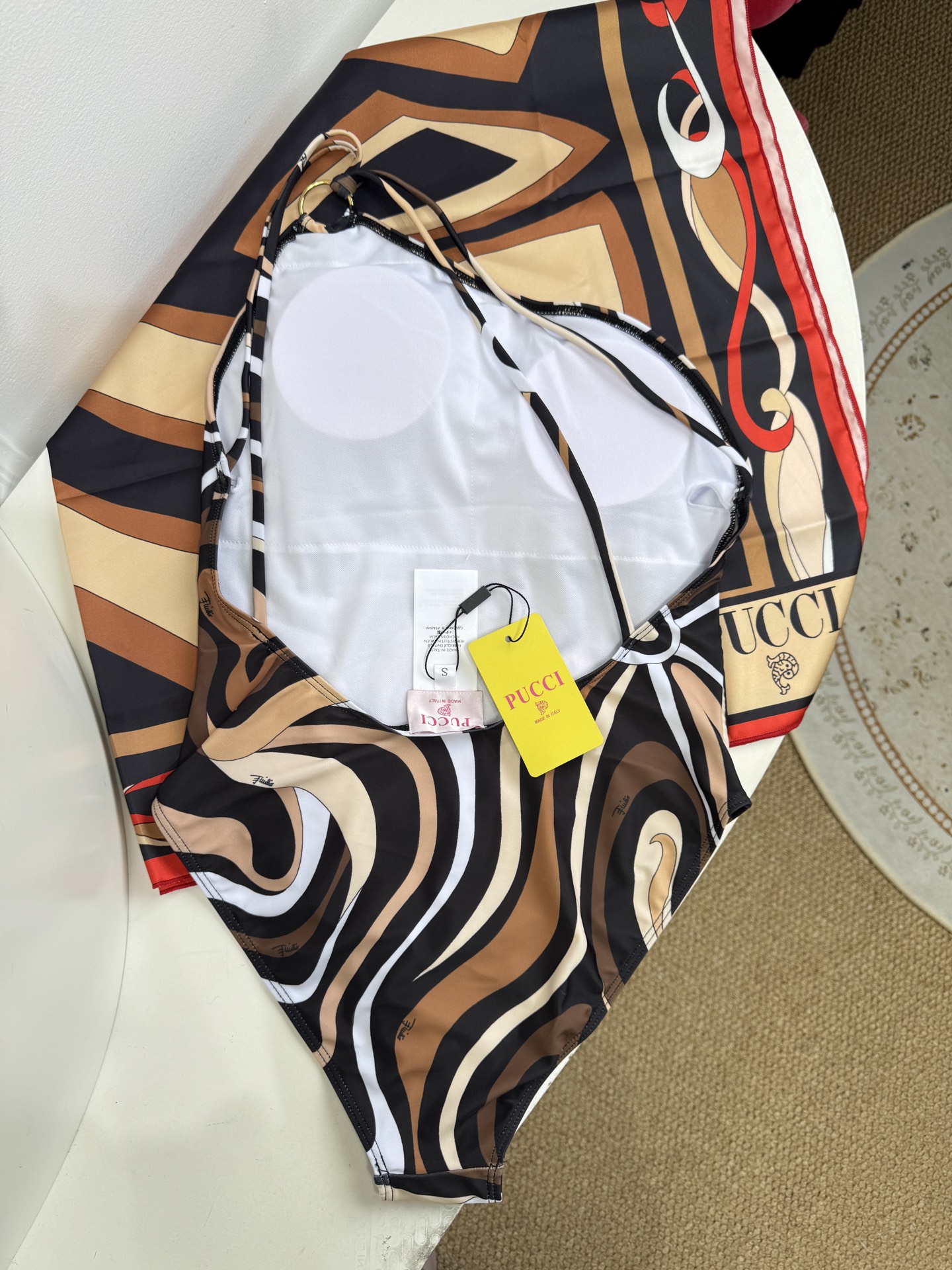 Pucci 印花度假连体泳衣套装（单肩泳衣+真丝方巾2件套，不拆分卖⚠️所有泳衣拒绝任何理由退换⚠️通体
