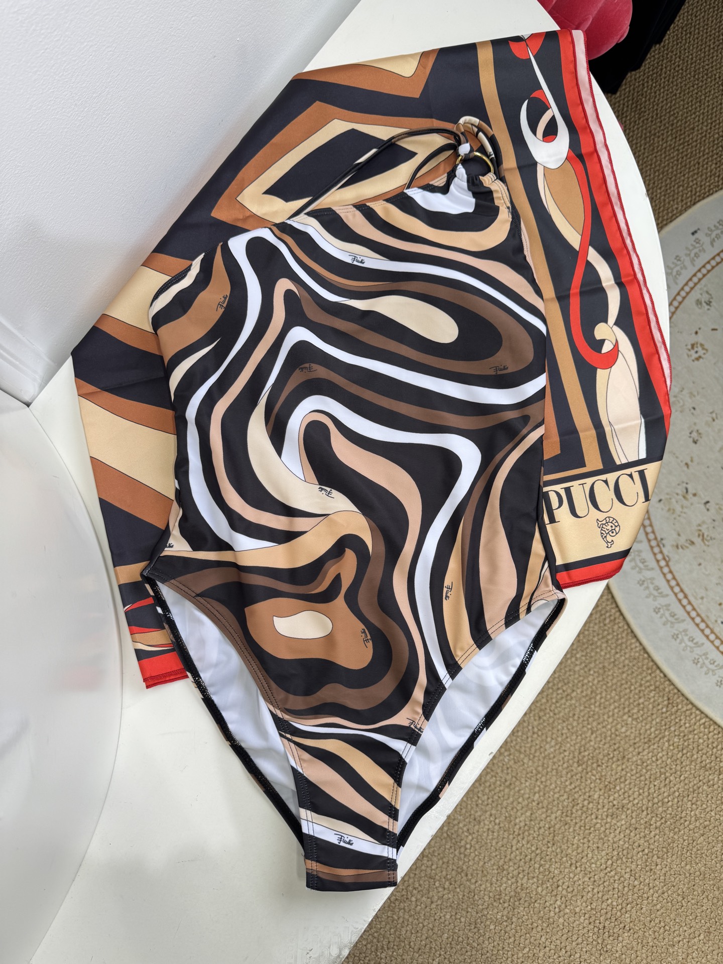 Pucci 印花度假连体泳衣套装（单肩泳衣+真丝方巾2件套，不拆分卖⚠️所有泳衣拒绝任何理由退换⚠️通体