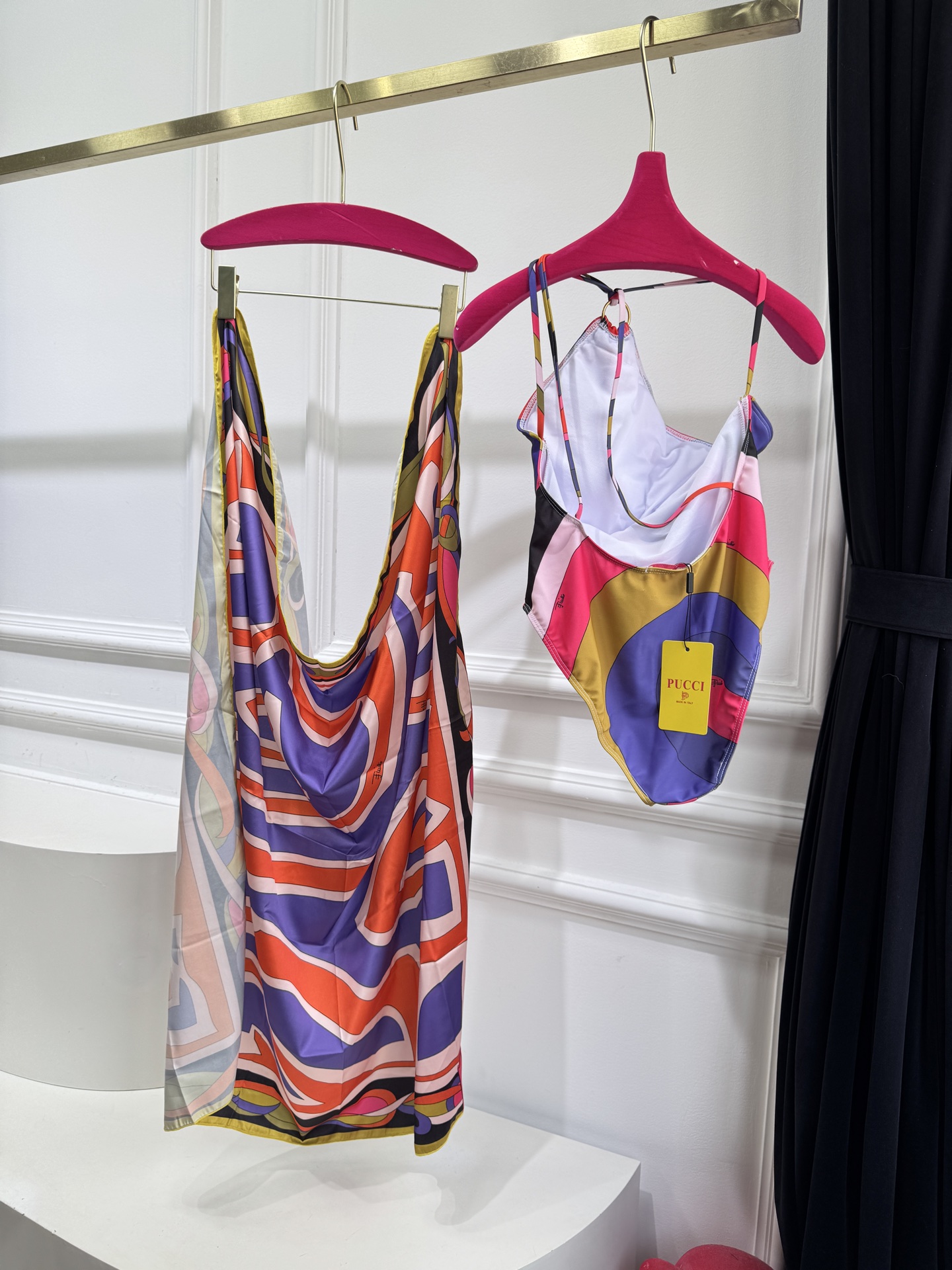 Pucci 印花度假连体泳衣套装（单肩泳衣+真丝方巾2件套，不拆分卖⚠️所有泳衣拒绝任何理由退换⚠️通体