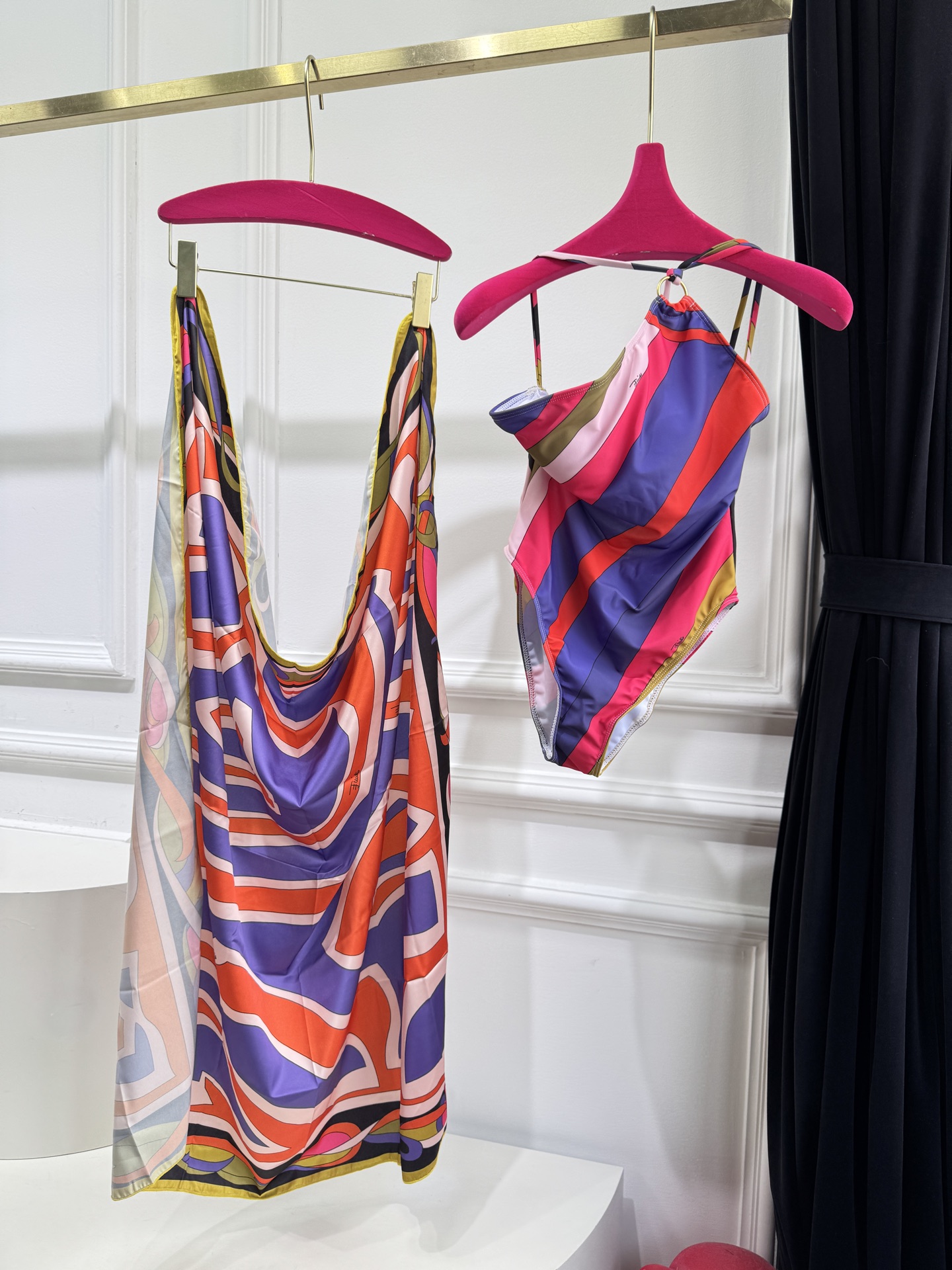 Pucci 印花度假连体泳衣套装（单肩泳衣+真丝方巾2件套，不拆分卖⚠️所有泳衣拒绝任何理由退换⚠️通体