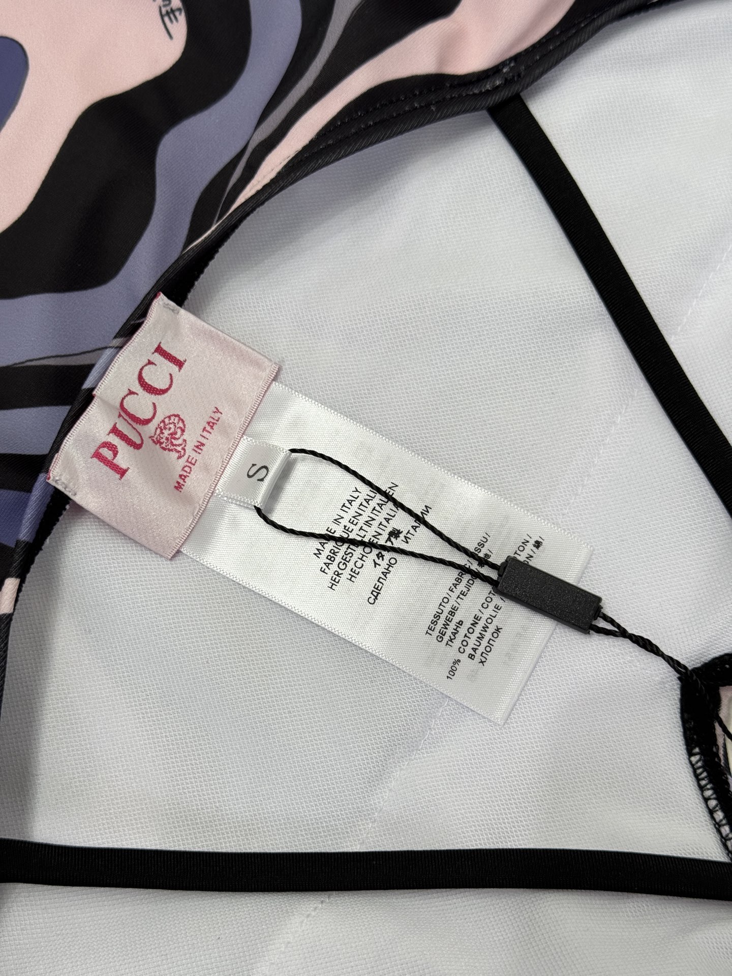 Pucci 印花度假连体泳衣套装（深v交叉泳衣➕真丝方巾，2件套 不拆分卖⚠️所有泳衣拒绝任何理由退换⚠