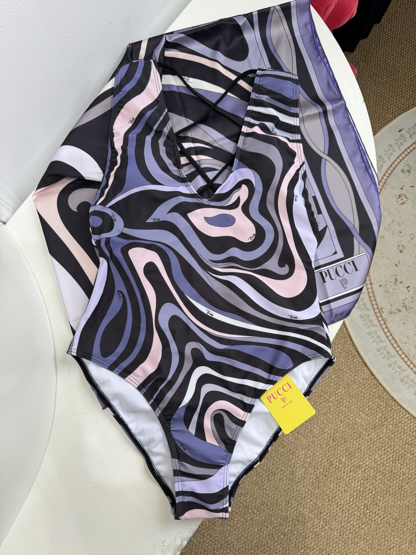 Pucci 印花度假连体泳衣套装（深v交叉泳衣➕真丝方巾，2件套 不拆分卖⚠️所有泳衣拒绝任何理由退换⚠