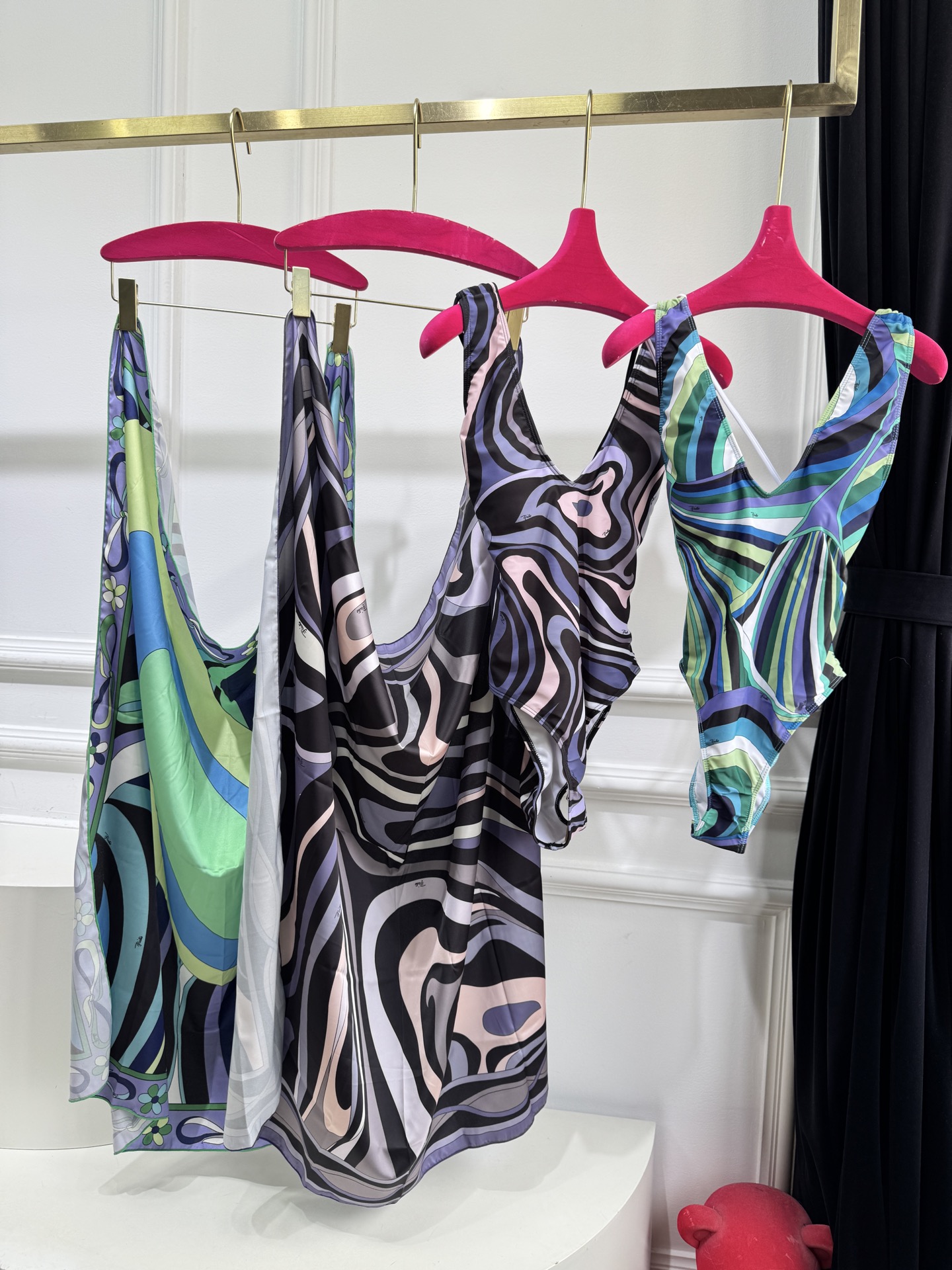 Pucci 印花度假连体泳衣套装（深v交叉泳衣➕真丝方巾，2件套 不拆分卖⚠️所有泳衣拒绝任何理由退换⚠