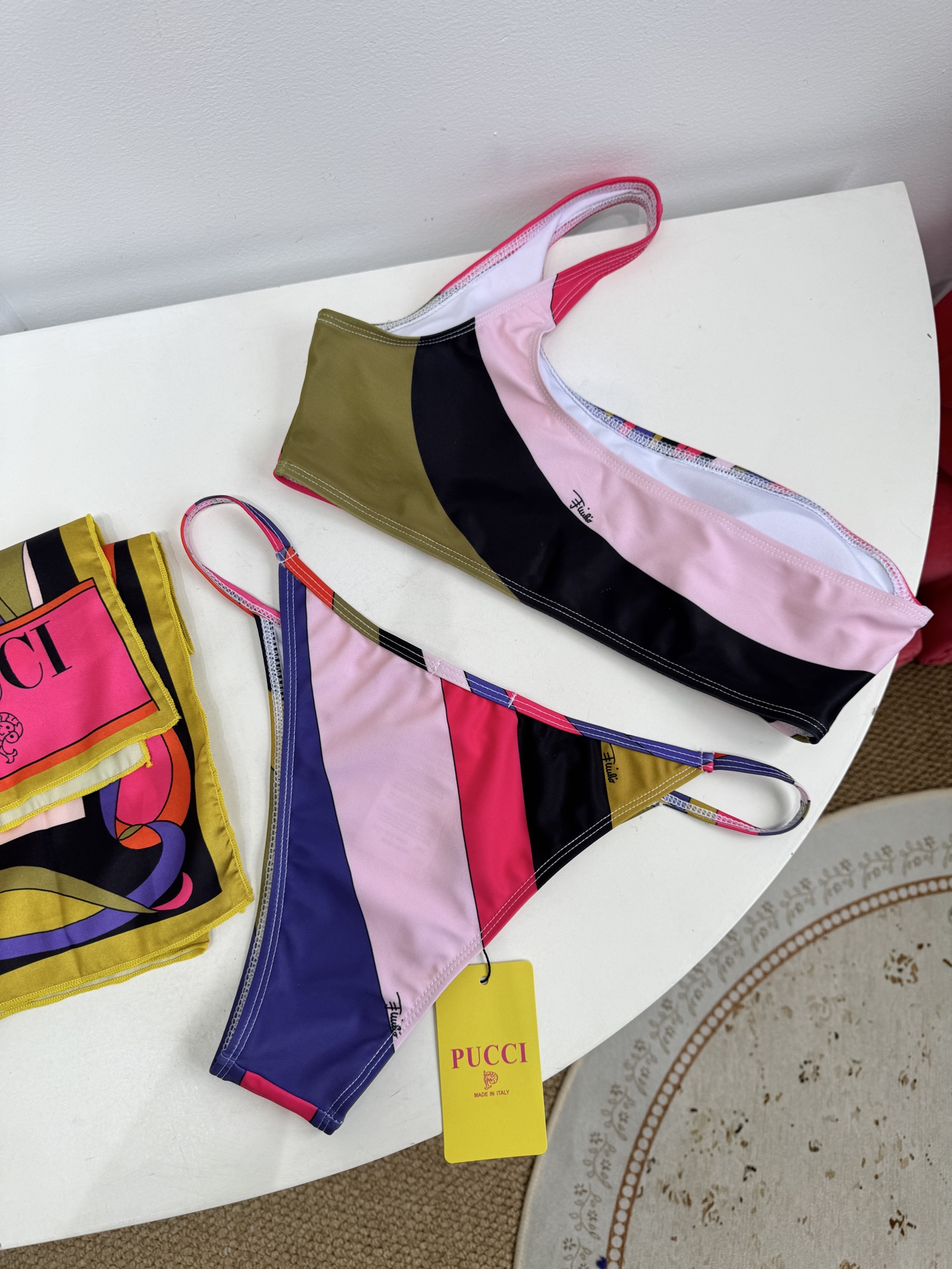 Pucci Iride 印花度假泳衣套装（单肩比基尼+真丝方巾3件套，不拆分卖⚠️所有泳衣拒绝任何理由退