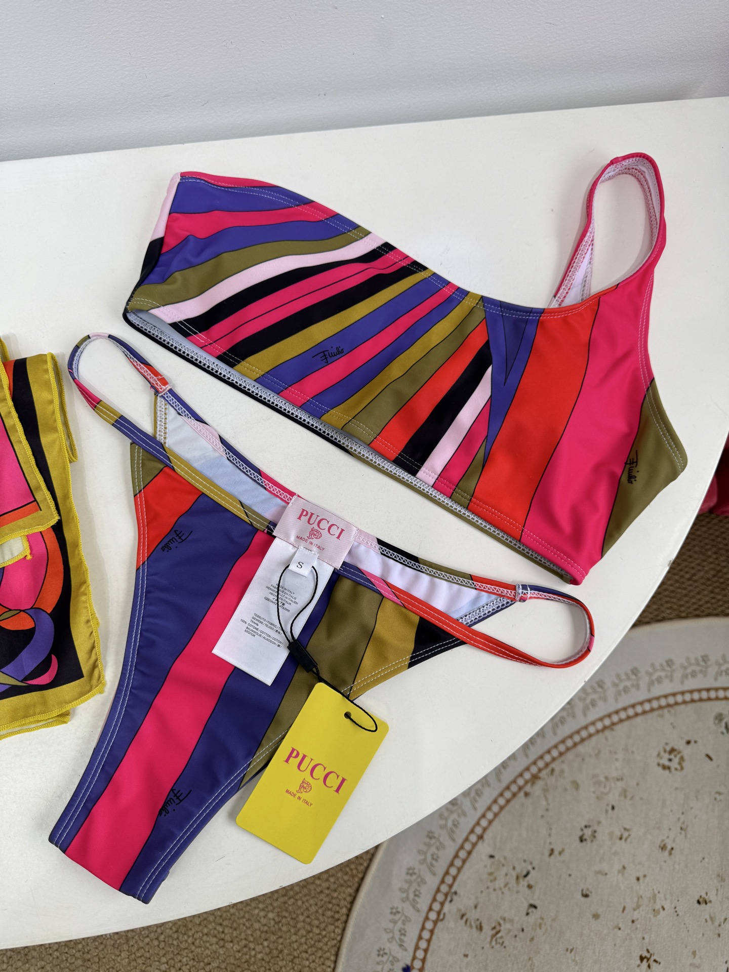 Pucci Iride 印花度假泳衣套装（单肩比基尼+真丝方巾3件套，不拆分卖⚠️所有泳衣拒绝任何理由退