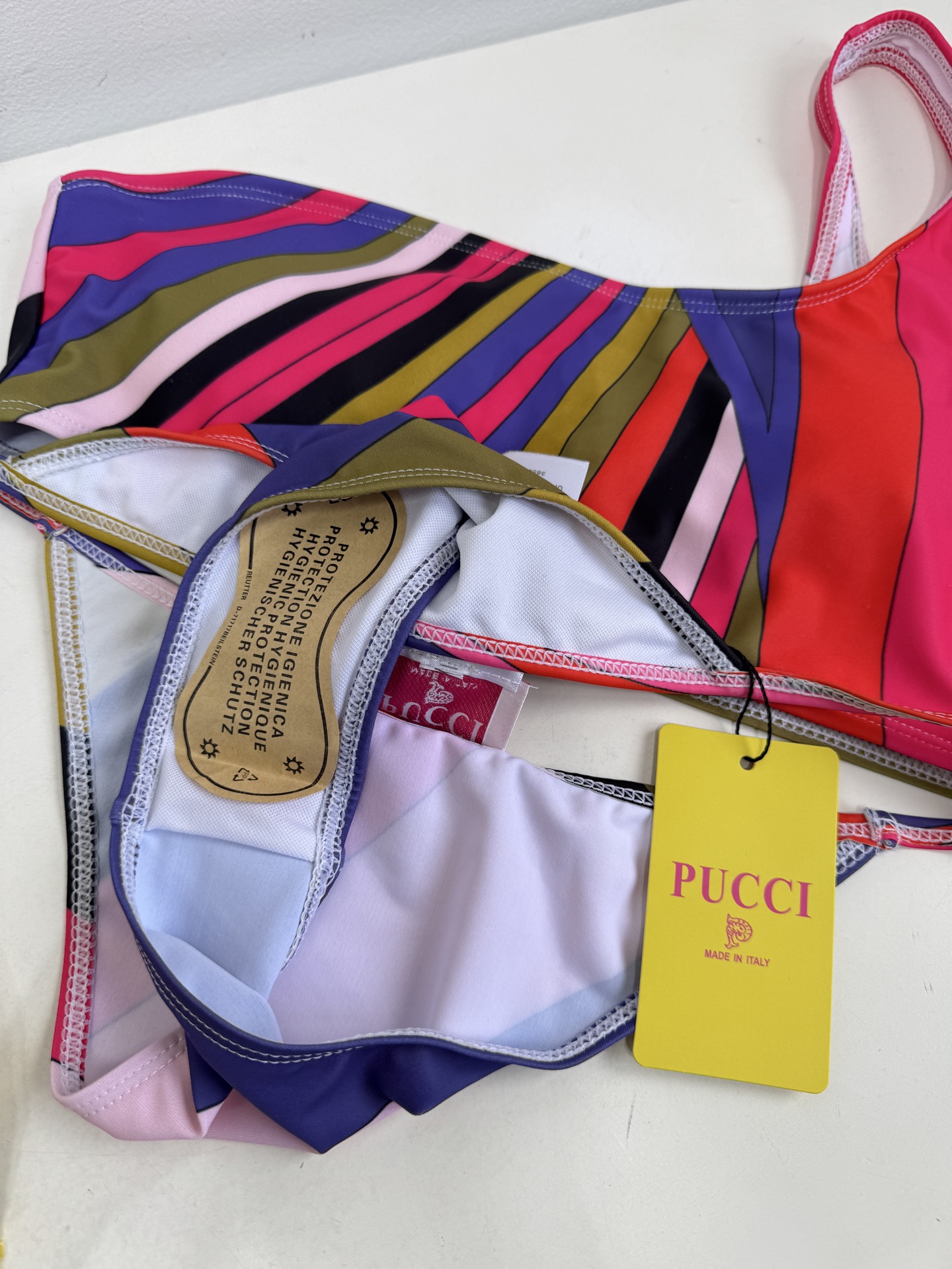 Pucci Iride 印花度假泳衣套装（单肩比基尼+真丝方巾3件套，不拆分卖⚠️所有泳衣拒绝任何理由退