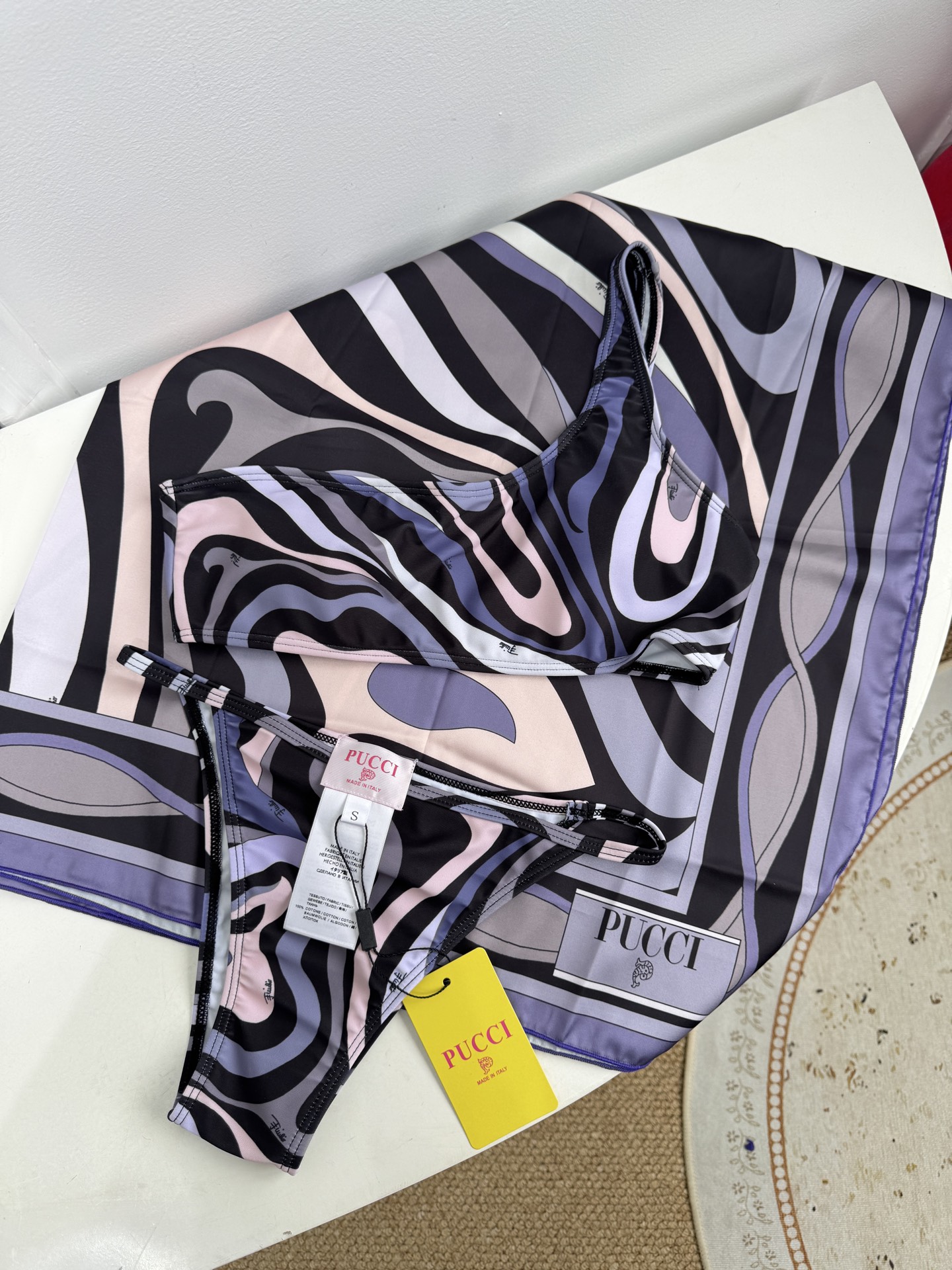 Pucci Iride 印花度假泳衣套装（单肩比基尼+真丝方巾3件套，不拆分卖⚠️所有泳衣拒绝任何理由退