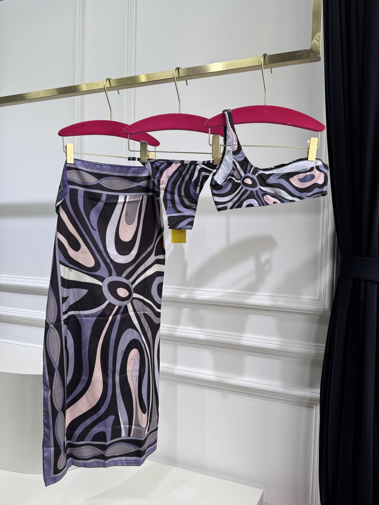 Pucci Iride 印花度假泳衣套装（单肩比基尼+真丝方巾3件套，不拆分卖⚠️所有泳衣拒绝任何理由退