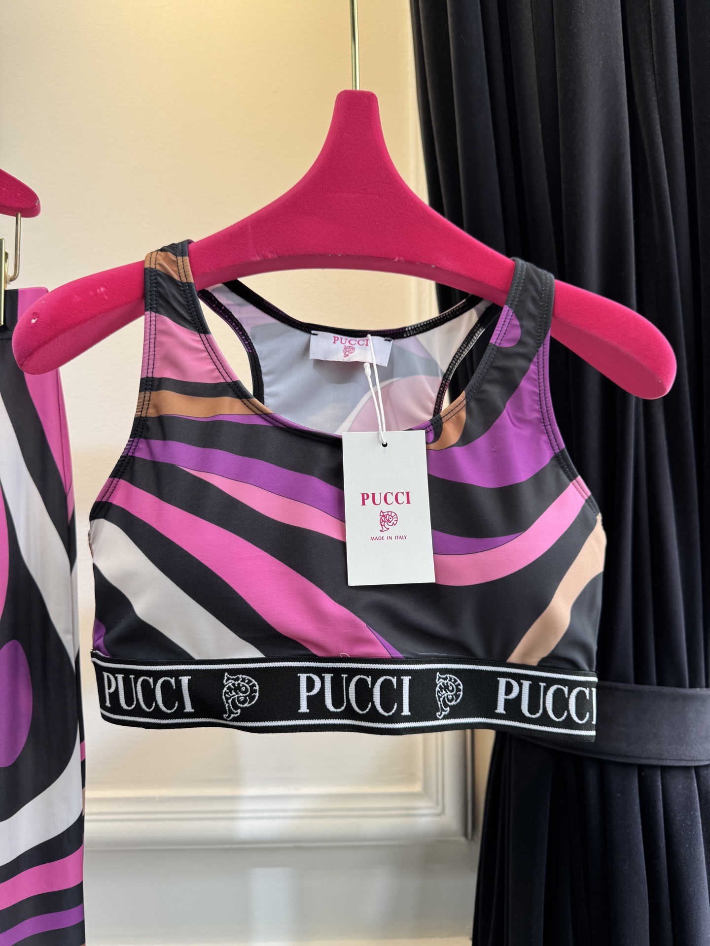 Pucci Marmo 系列运动瑜伽套装品牌经典的波浪/漩涡大理石纹印花工字背运动内衣+高腰紧身专为瑜伽