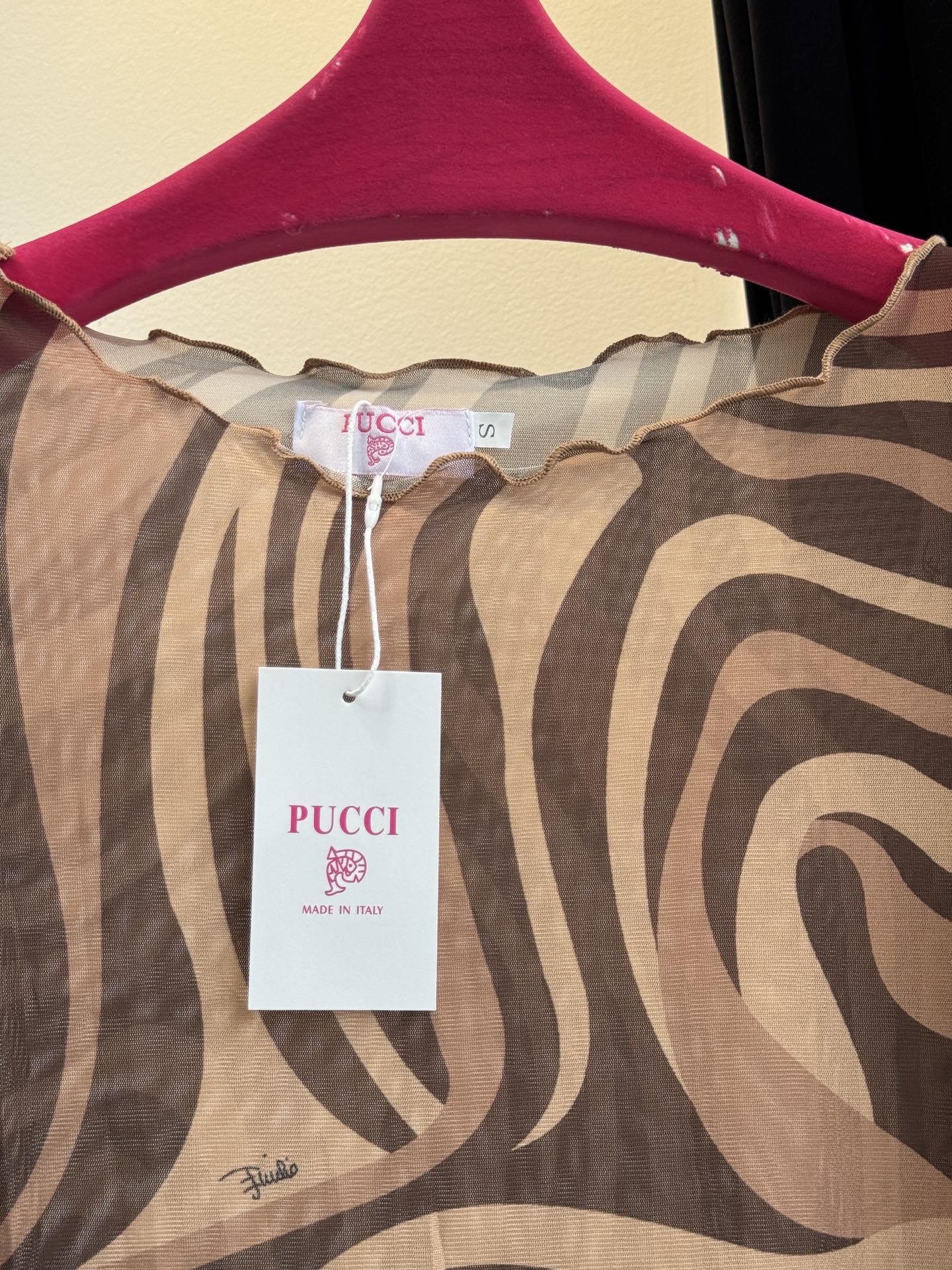 Pucci 网纱印花长袖打底衫波浪涡纹印花（蓝/粉/红/棕款）：品牌最具代表性的设计，灵感源自地中海光影