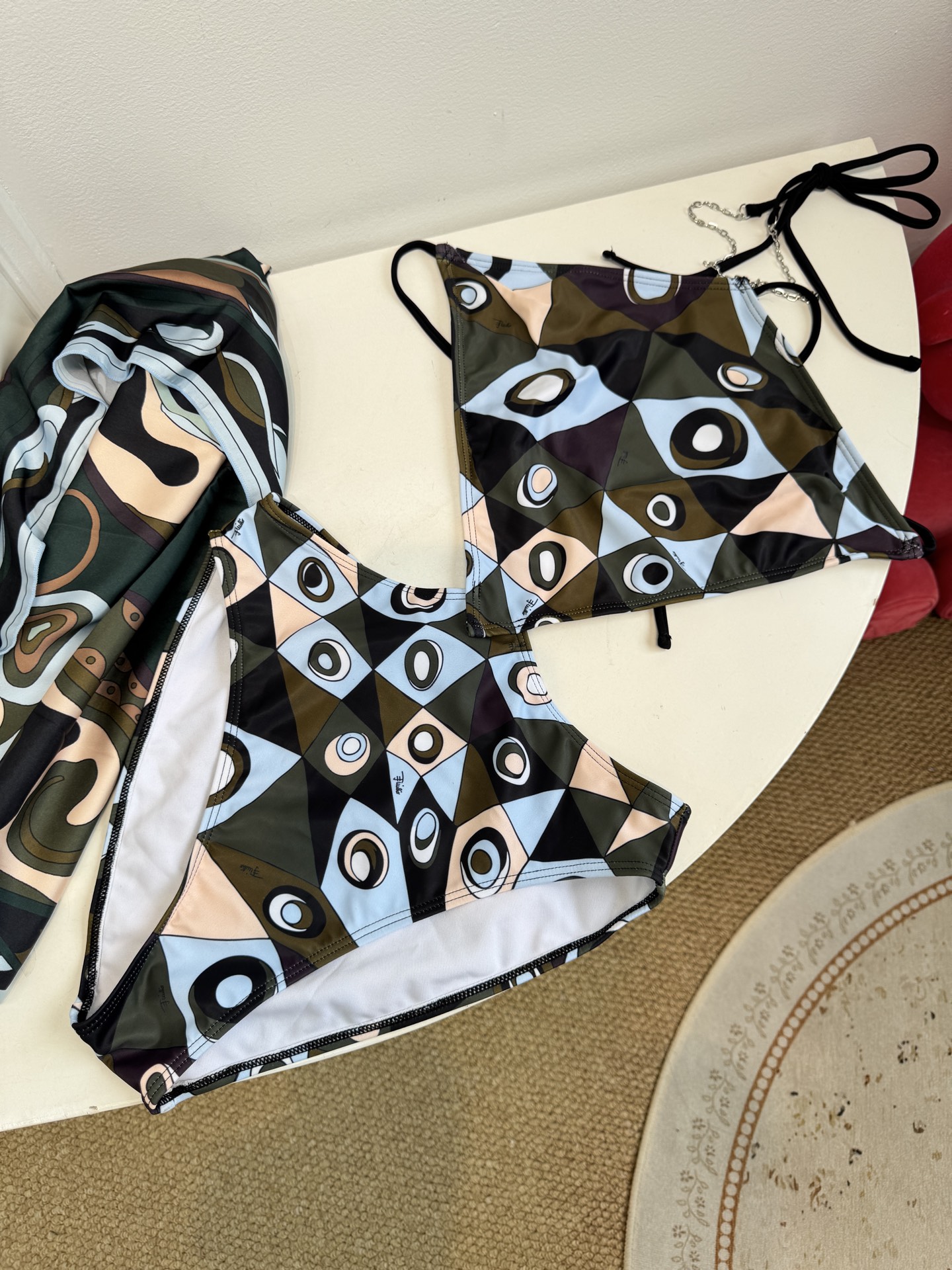 Pucci Occhi 链条⛓️挂脖连体泳衣⚠️所有泳衣拒绝任何理由退换采用品牌经典的Occhi（眼睛）