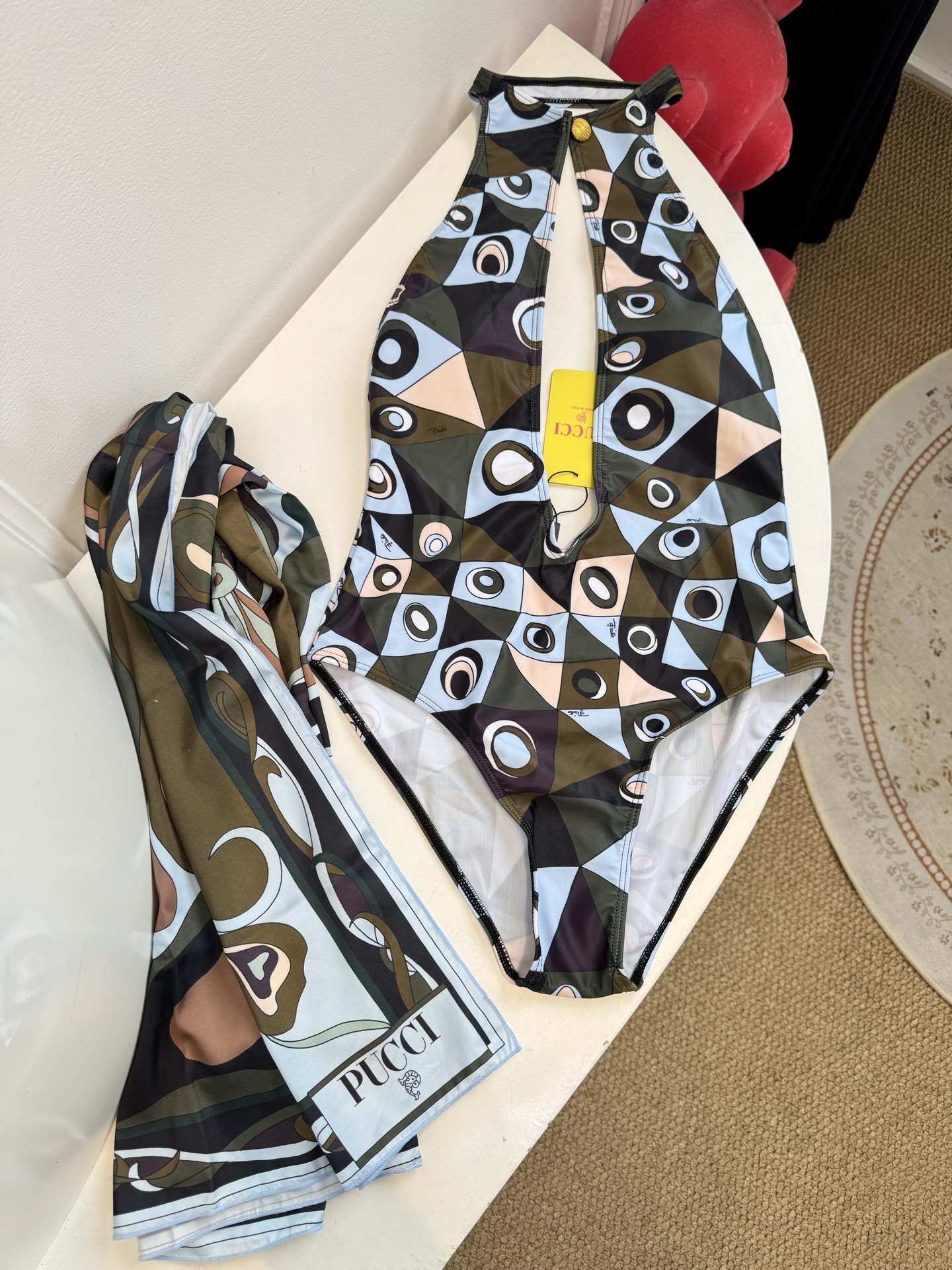 Pucci Occhi 复古几何印花连体泳衣⚠️所有泳衣拒绝任何理由退换这套泳衣采用了 Pucci 经典