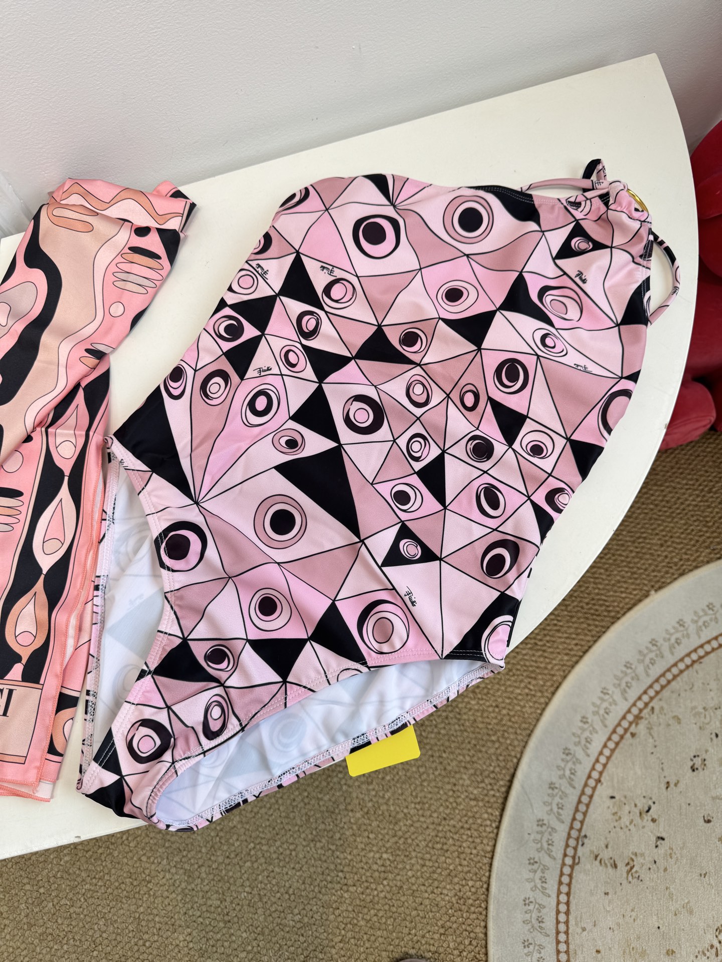 Pucci 粉色Occhi 单肩连体泳衣⚠️所有泳衣拒绝任何理由退换采用品牌经典的Occhi（眼睛）几何