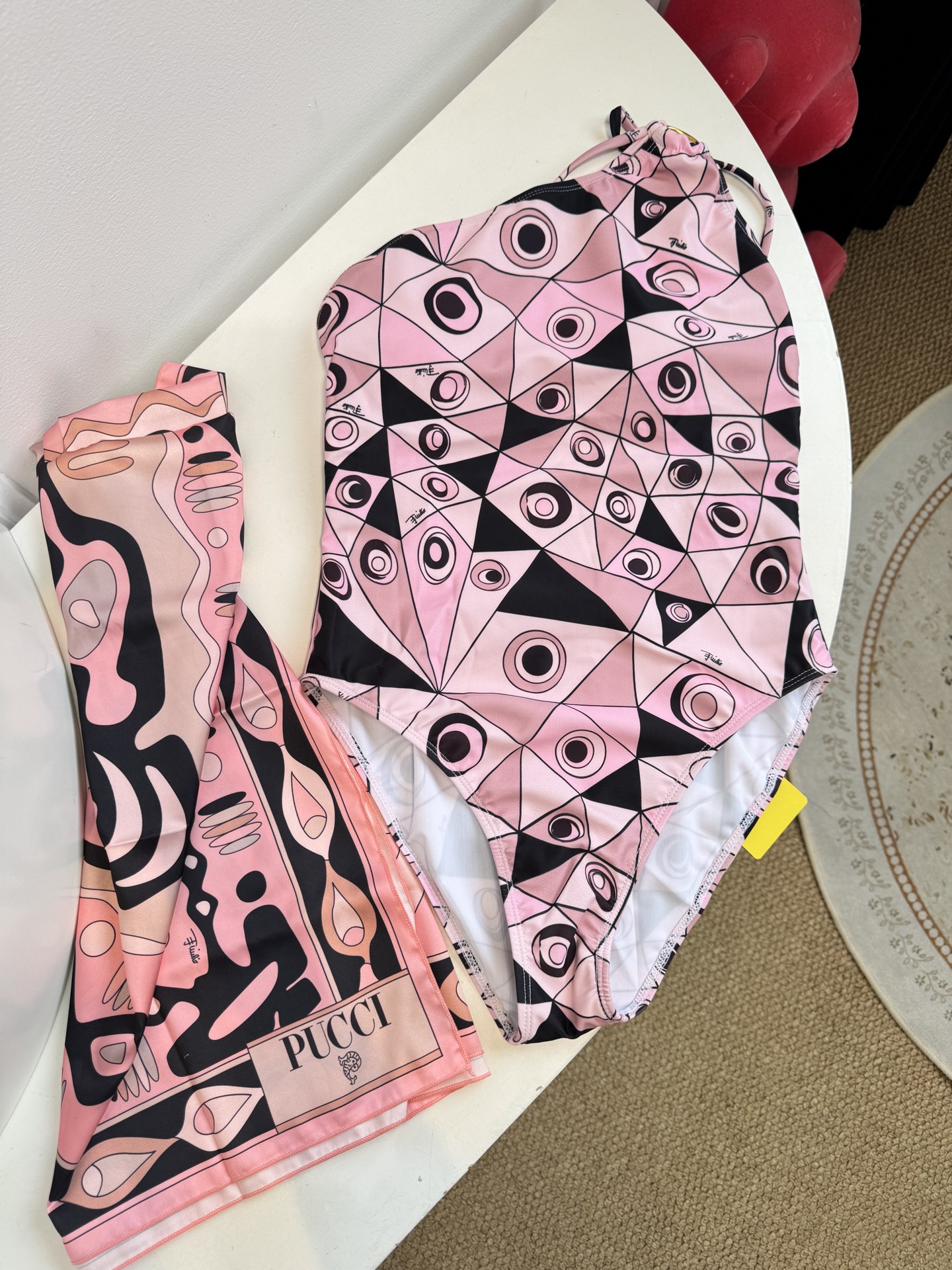 Pucci 粉色Occhi 单肩连体泳衣⚠️所有泳衣拒绝任何理由退换采用品牌经典的Occhi（眼睛）几何