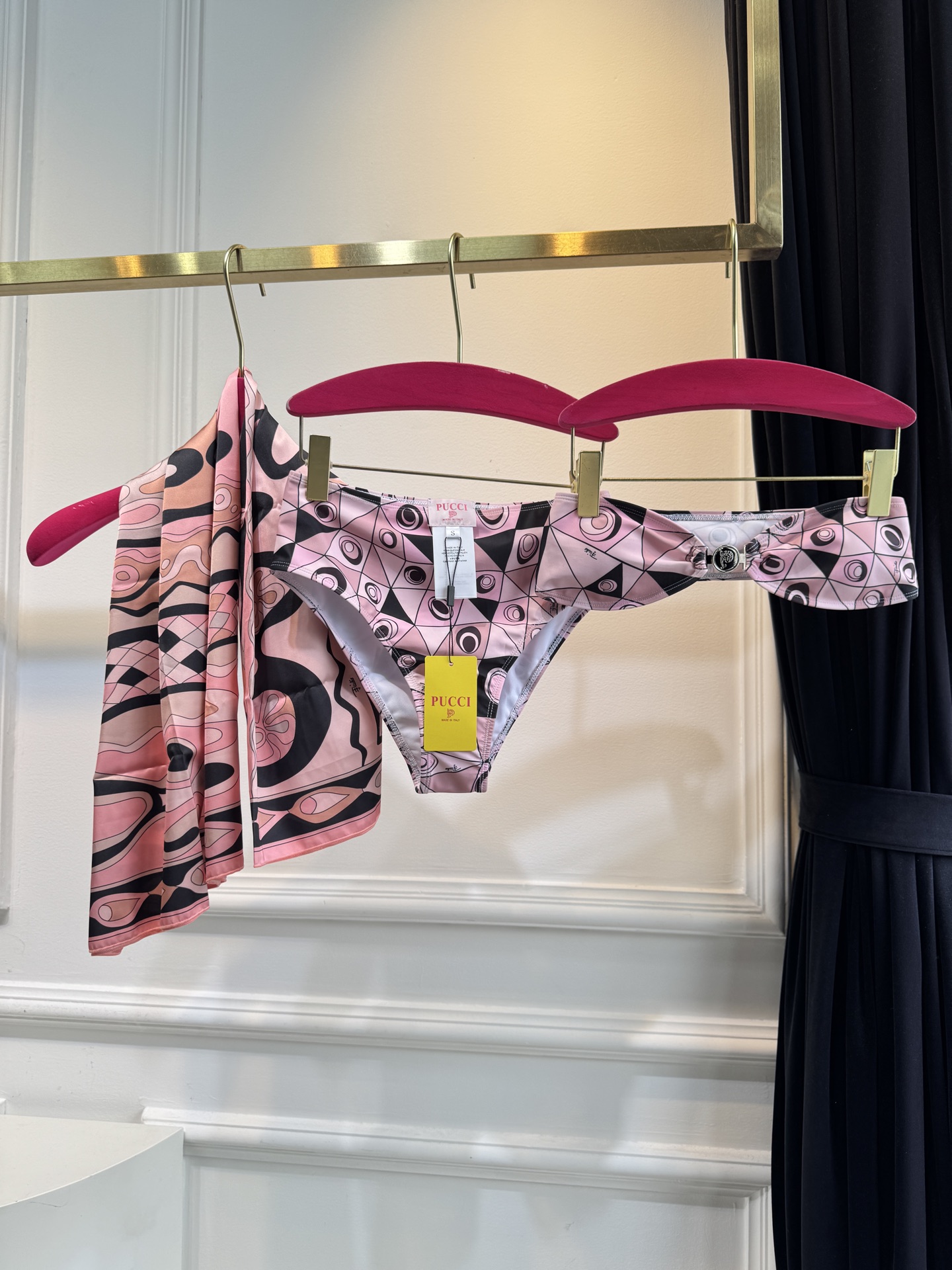 Pucci occhi 粉色几何印花比基尼泳衣⚠️所有泳衣拒绝任何理由退换采用经典的抽象几何印花，以柔和