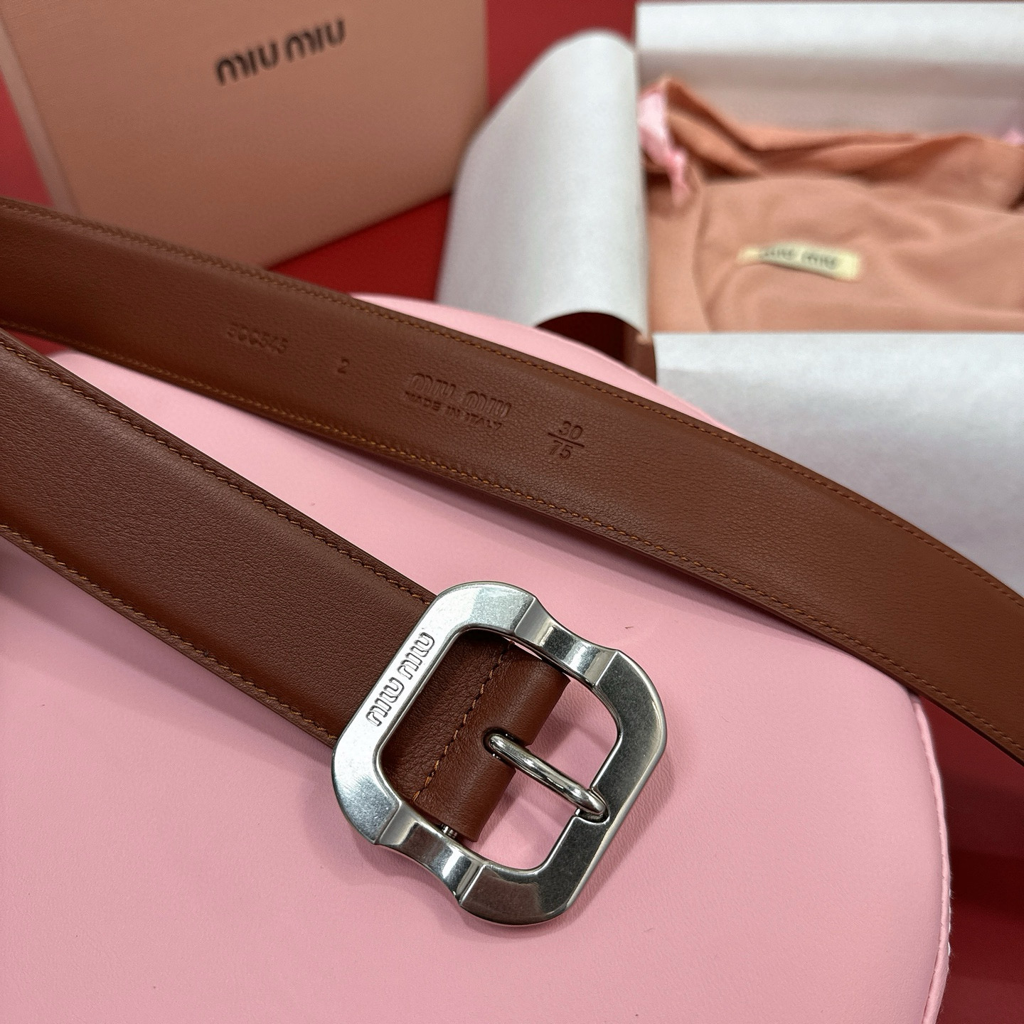 [Miu Miu Belts]Miumiu counter new styleThis leather belt is ideal for a chi