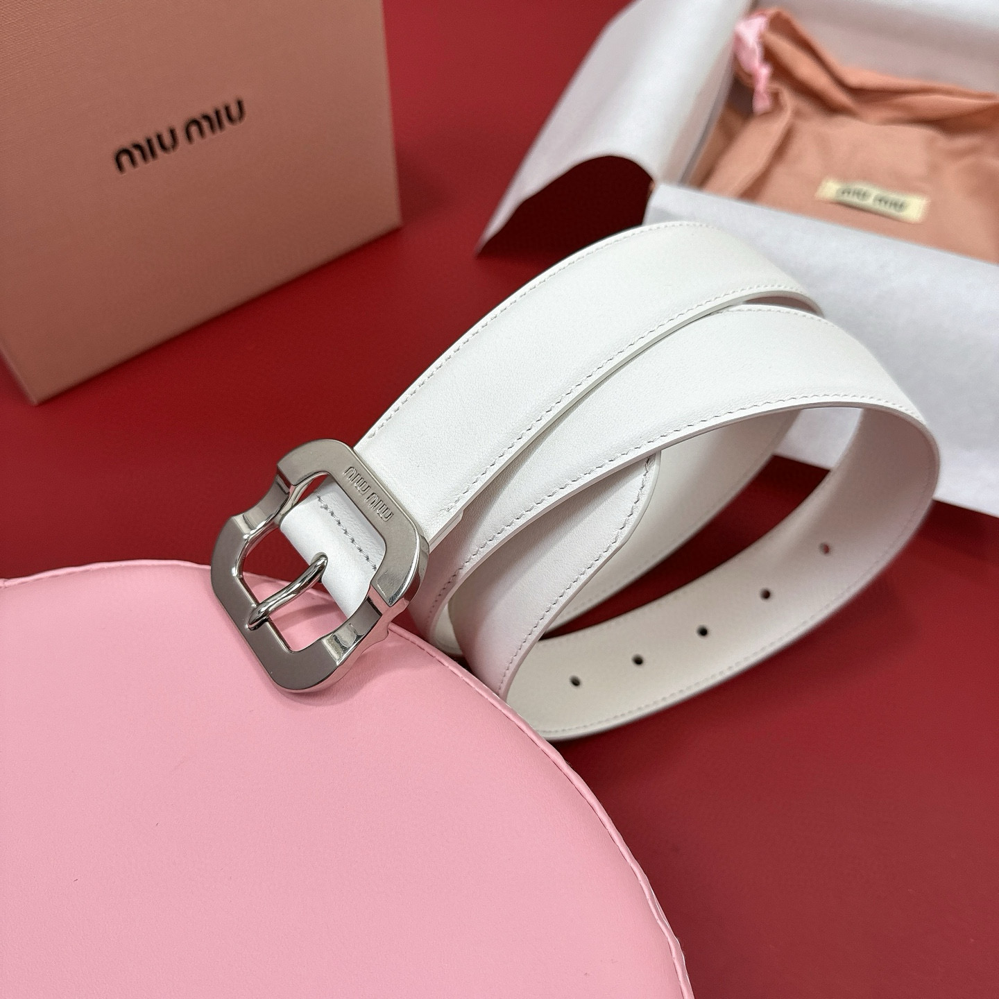 [Miu Miu Belts]Miumiu counter new styleThis leather belt is ideal for a chi