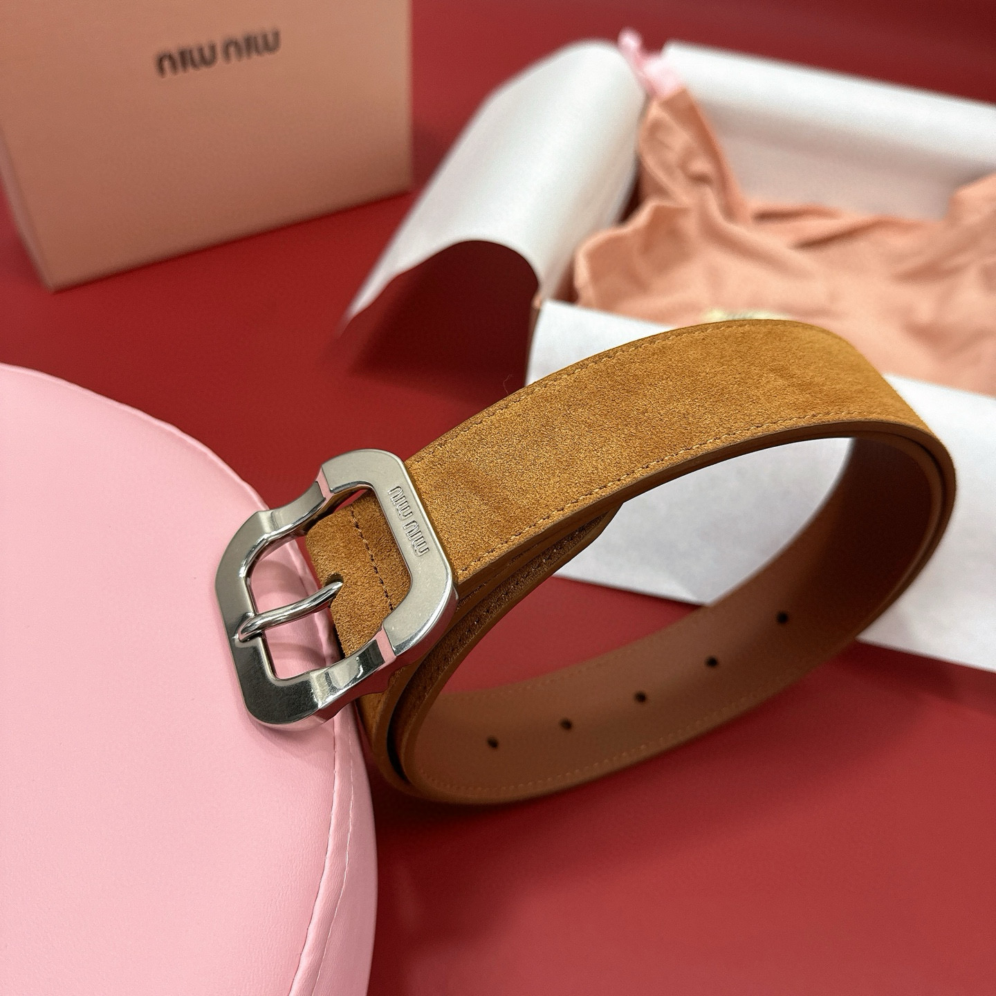 [Miu Miu Belts] This leather belt is ideal for a chic look Eye-catching engra