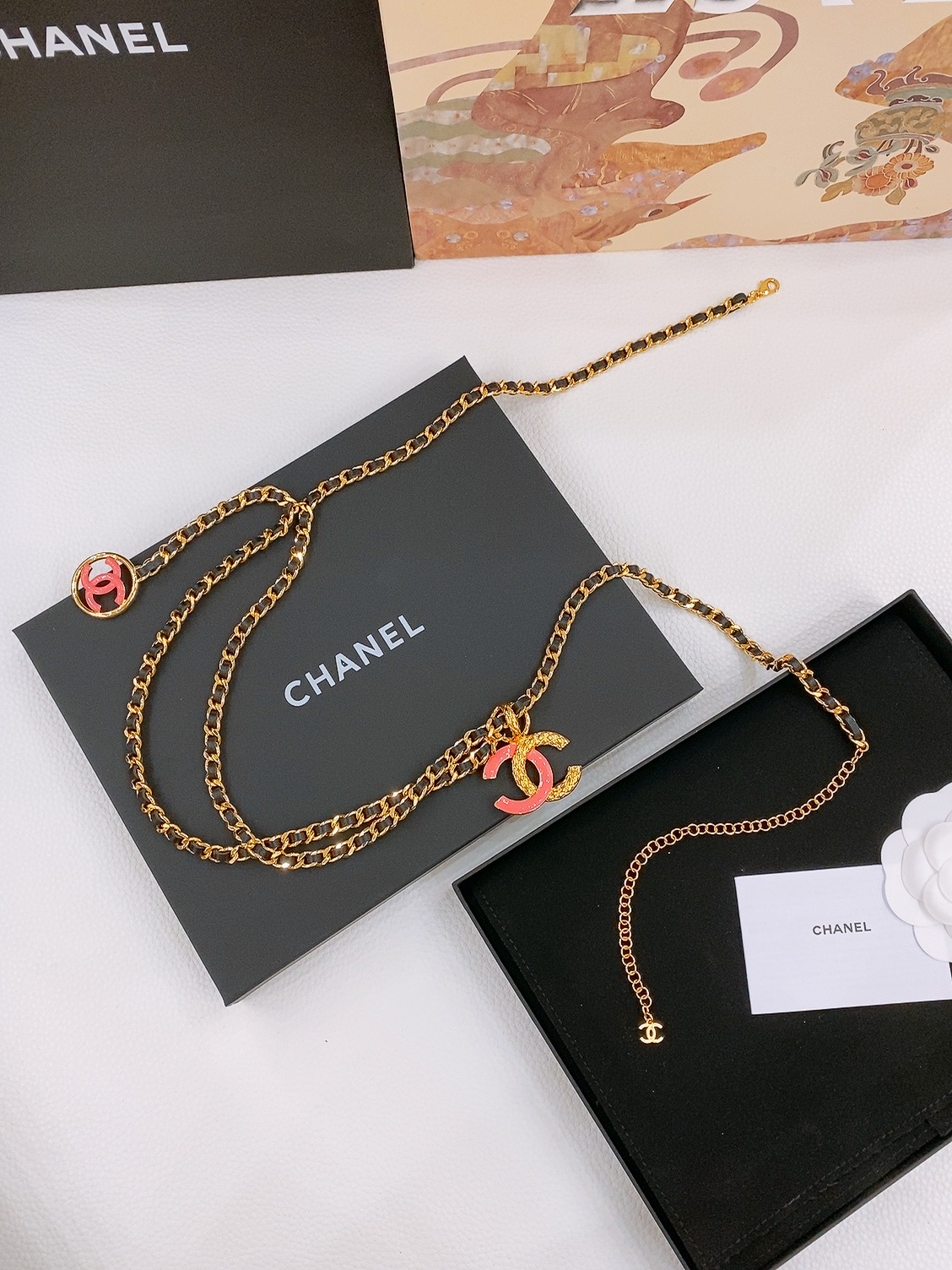 -Chanel  cc 树脂粉 与 白 黄铜金色金属 金属与菱格  小牛皮 不分码 随意调节尺寸扣环