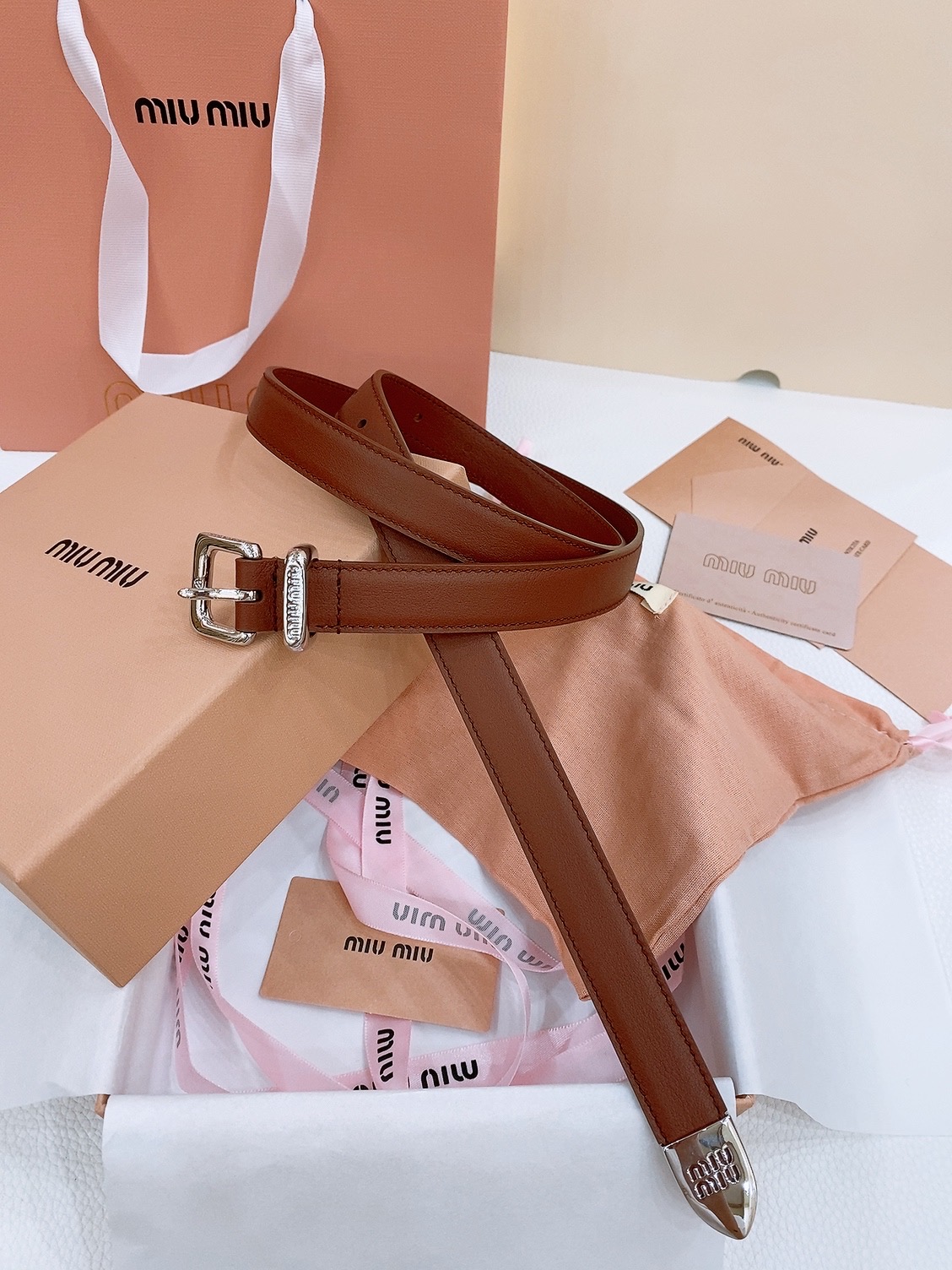 [Miu Miu Belts]Miumiu counter new styleThis leather belt is ideal for a chi