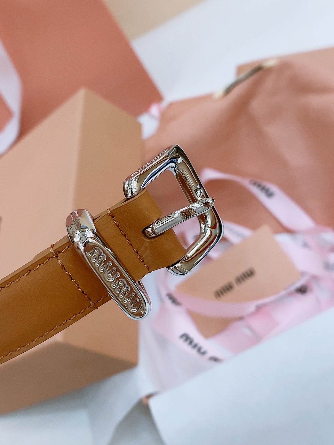 [Miu Miu Belts]Miumiu counter new styleThis leather belt is ideal for a chi