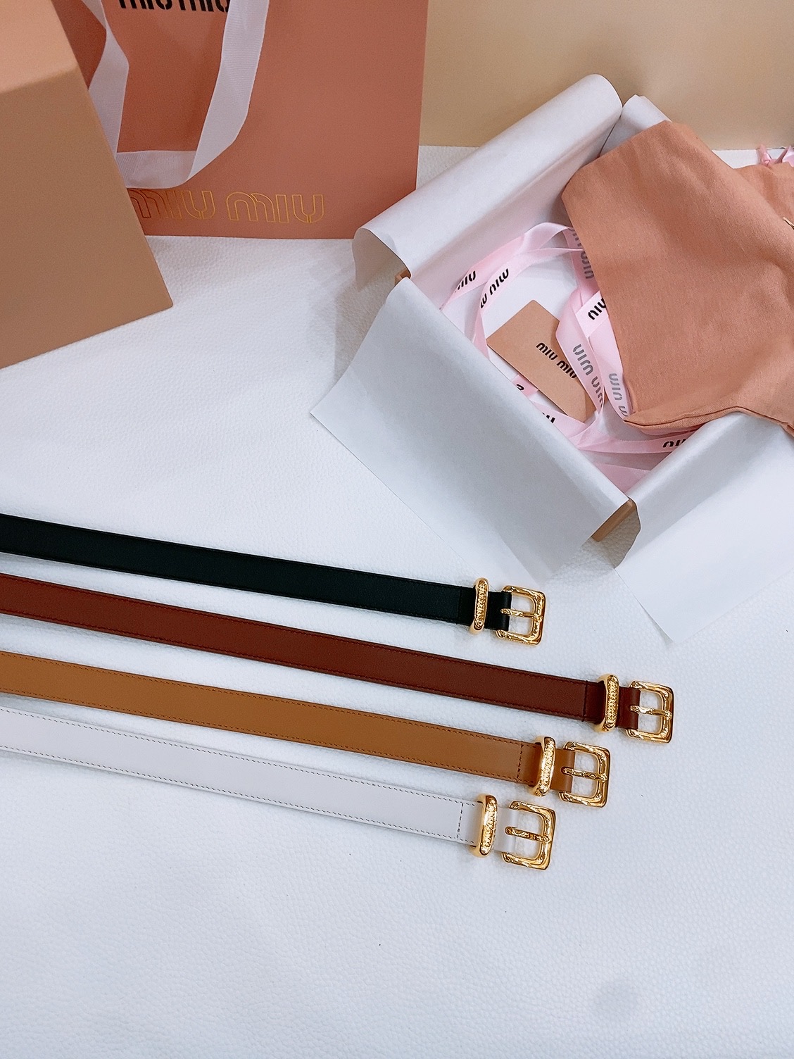 [Miu Miu Belts]Miumiu counter new styleThis leather belt is ideal for a chi