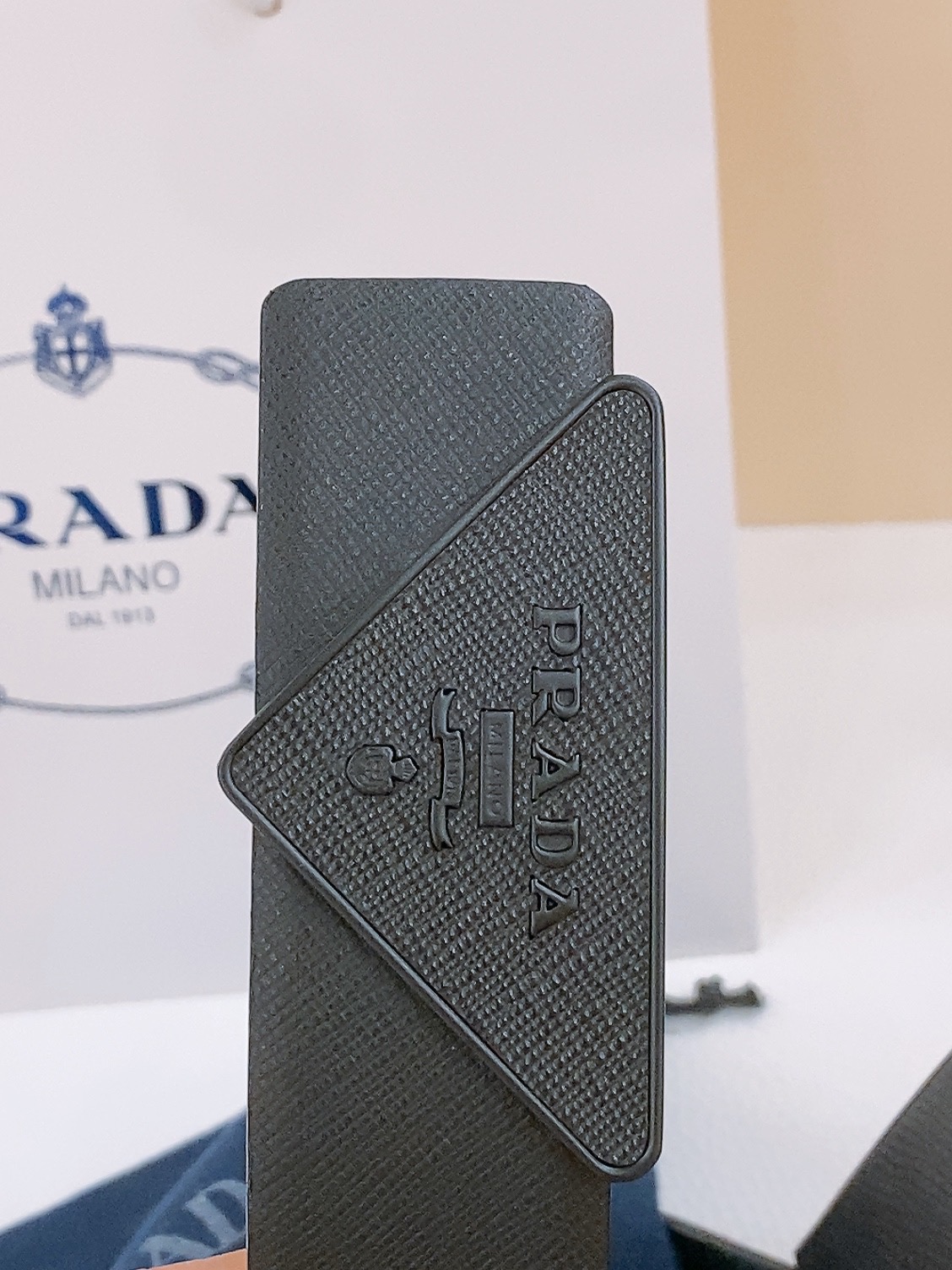  PRADA (普拉达) 专柜最新款 🎉🎉🎉  这款搭扣式腰带出自多功能的组合式配饰系列 可随心搭配 三