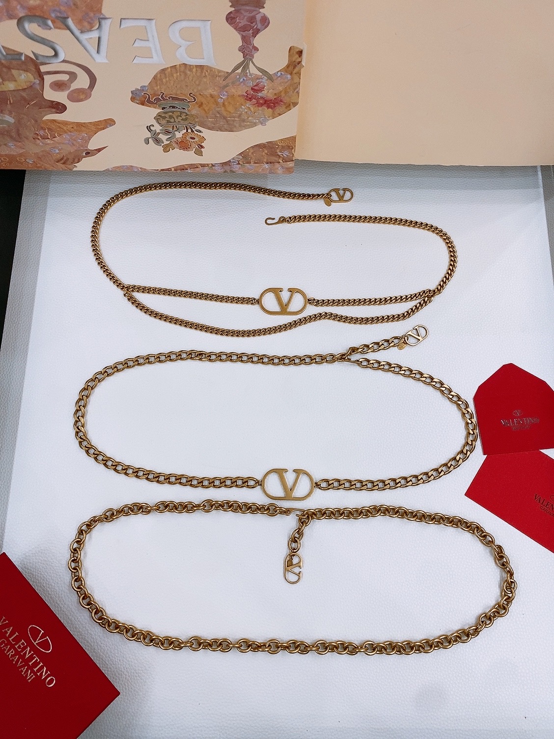 - 华伦天奴 集合图 Garavani VLogo Signature 金属链条腰带-银色调效果-Log