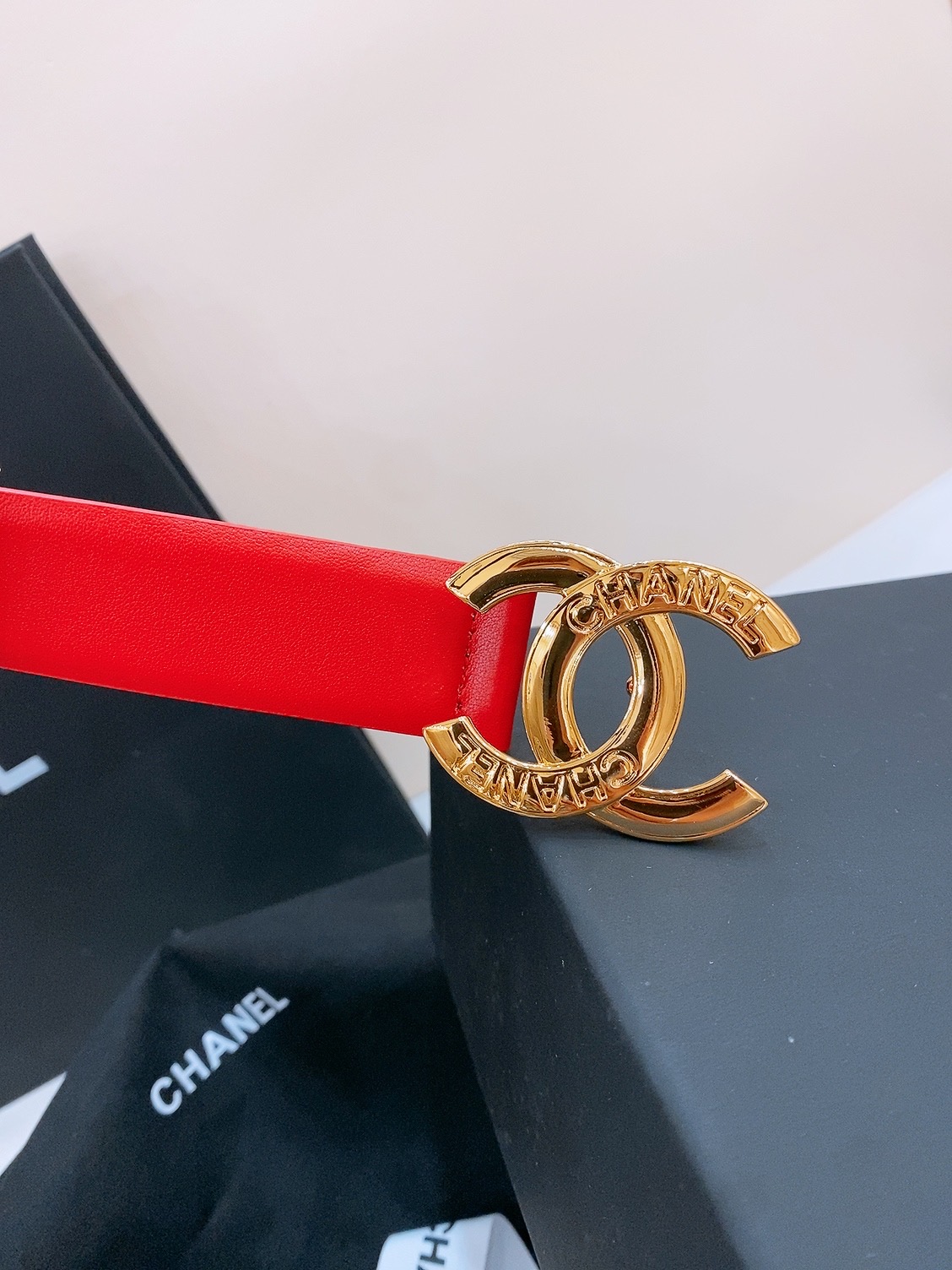 -chanel belt
经典双C皮带腰带，CC五金搭配进口胎牛皮带身，质感满分，简直身春日里的点睛之笔