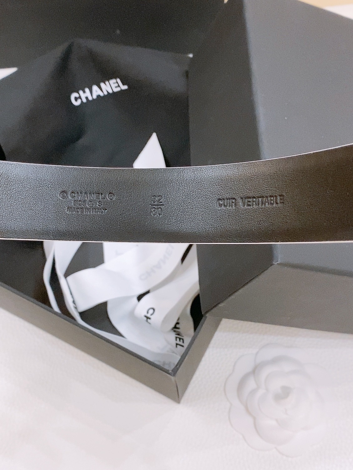 -chanel belt
经典双C皮带腰带，CC五金搭配进口胎牛皮带身，质感满分，简直身春日里的点睛之笔