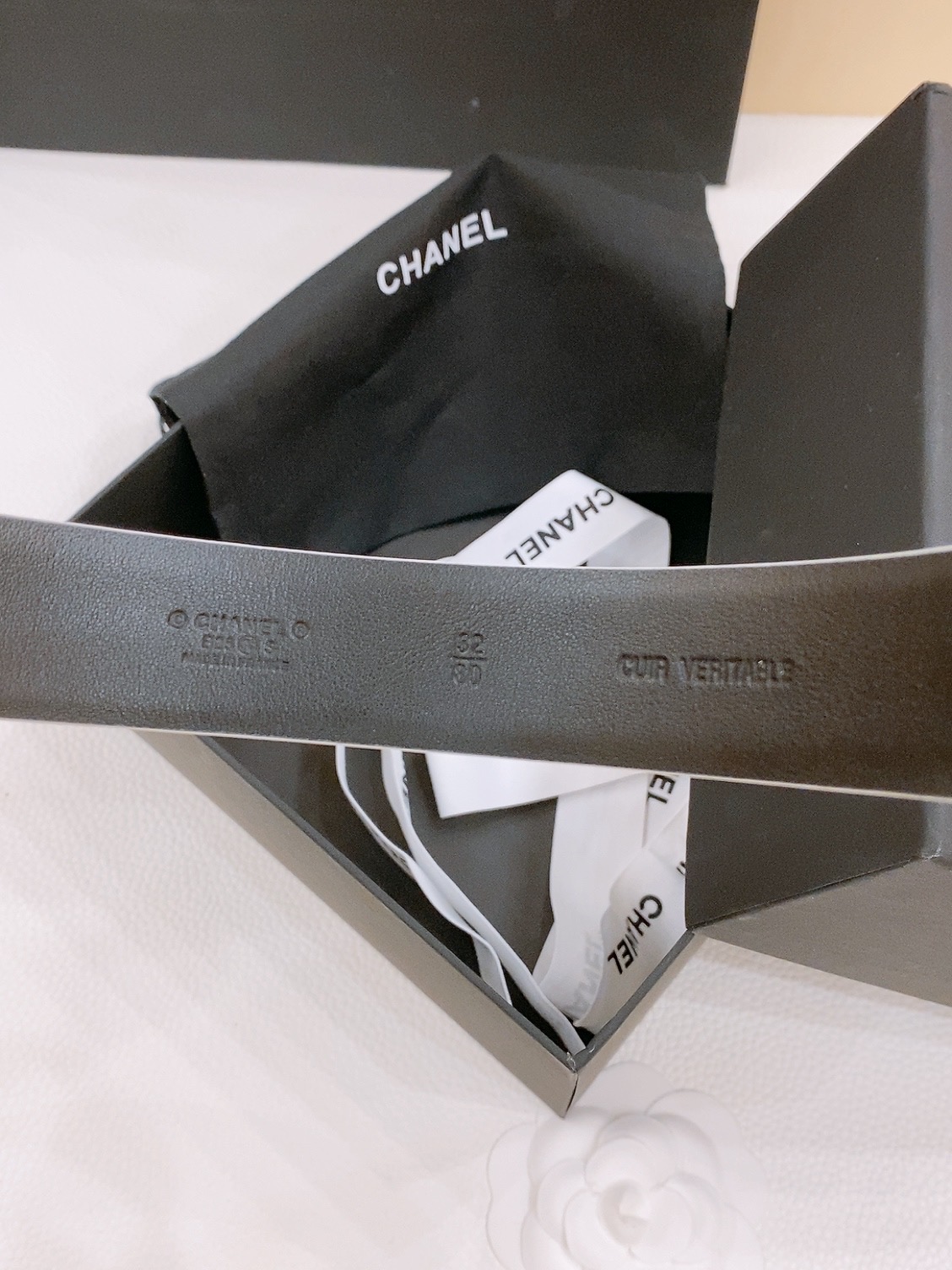 -chanel belt
经典双C皮带腰带，CC五金搭配进口胎牛皮带身，质感满分，简直身春日里的点睛之笔
