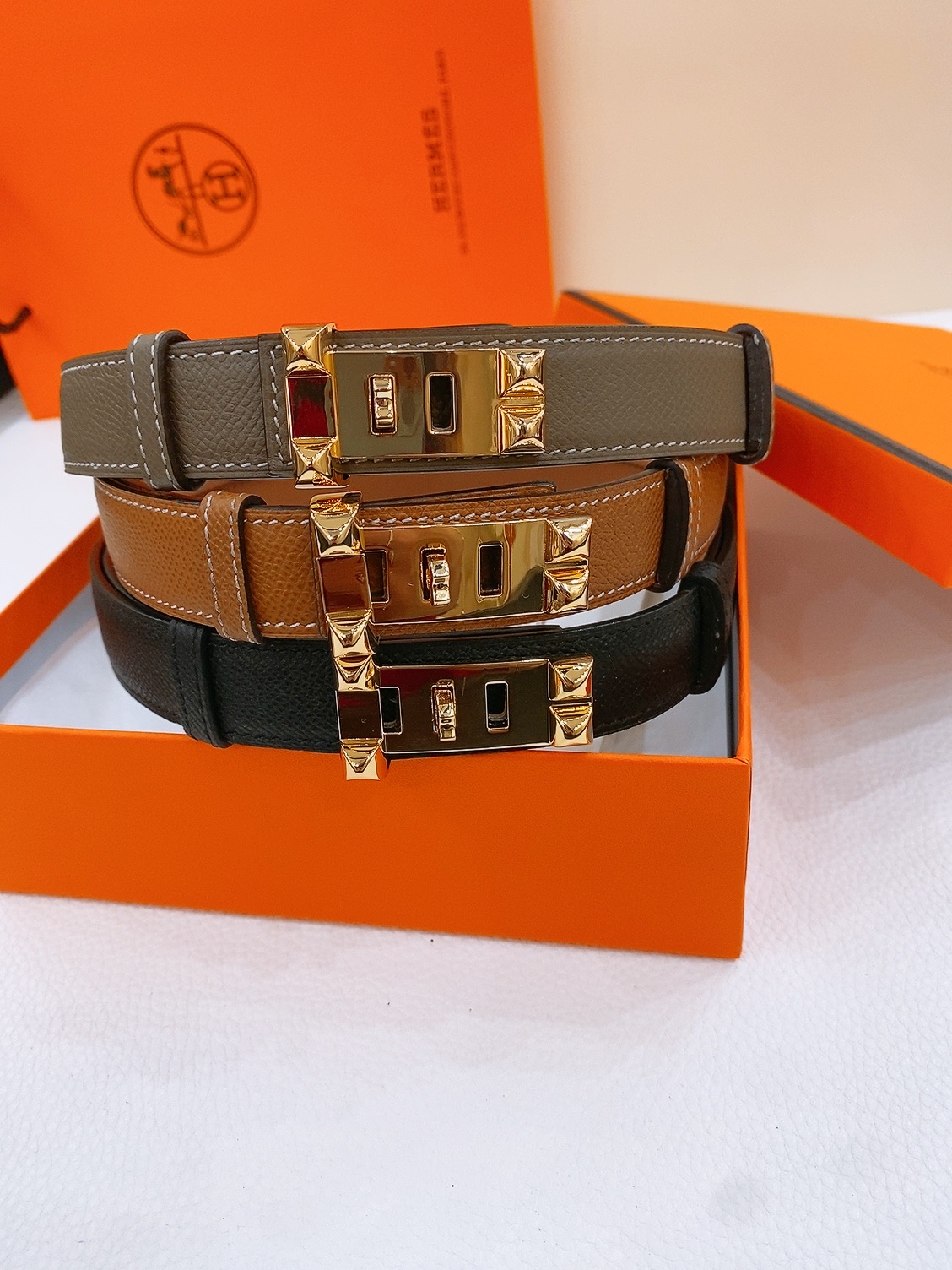 - H家 Madame小牛皮腰带 搭配镀金 镀银皮带扣 24毫米