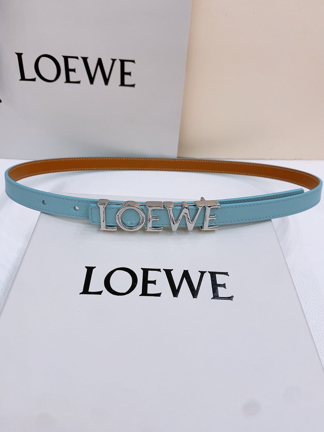 Loewe Smooth Cow Leather Belt with Metal Logo and Copper Gold Finish - 图片 1