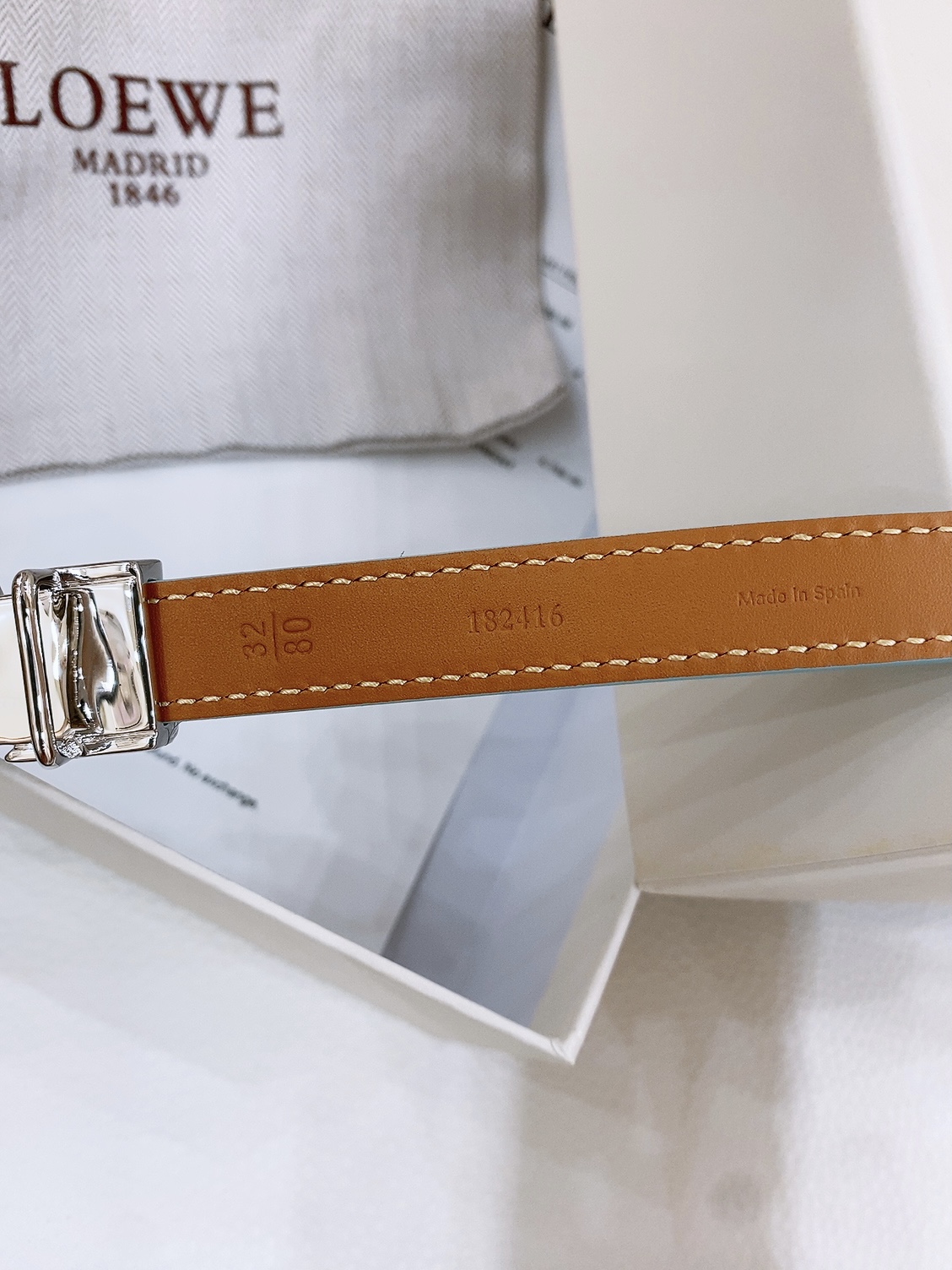 Loewe Smooth Cow Leather Belt with Metal Logo and Copper Gold Finish - 图片 5