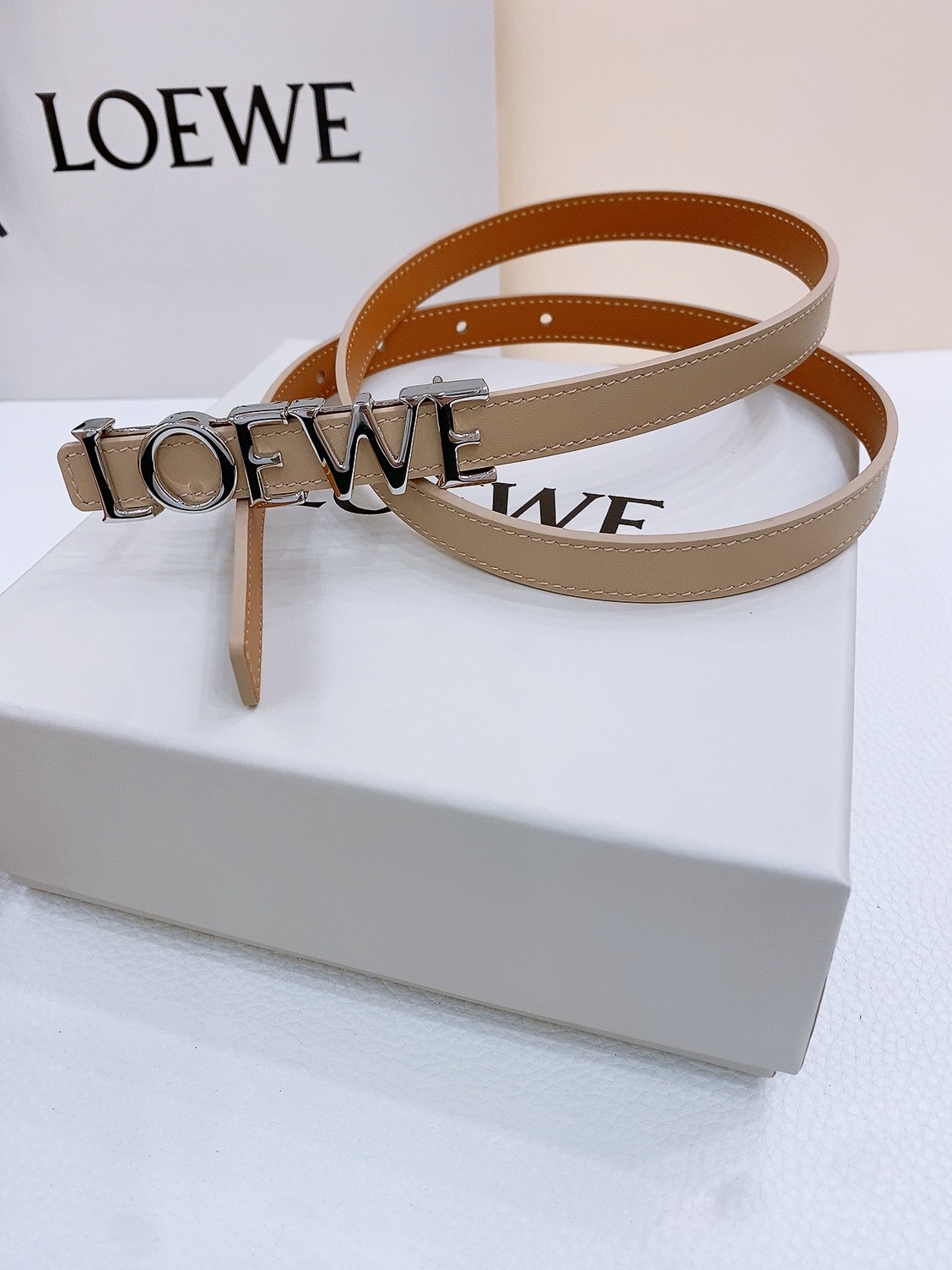 Loewe Smooth Cow Leather Belt with Metal Logo in Copper Gold, 1.5cm Width. - 图片 2