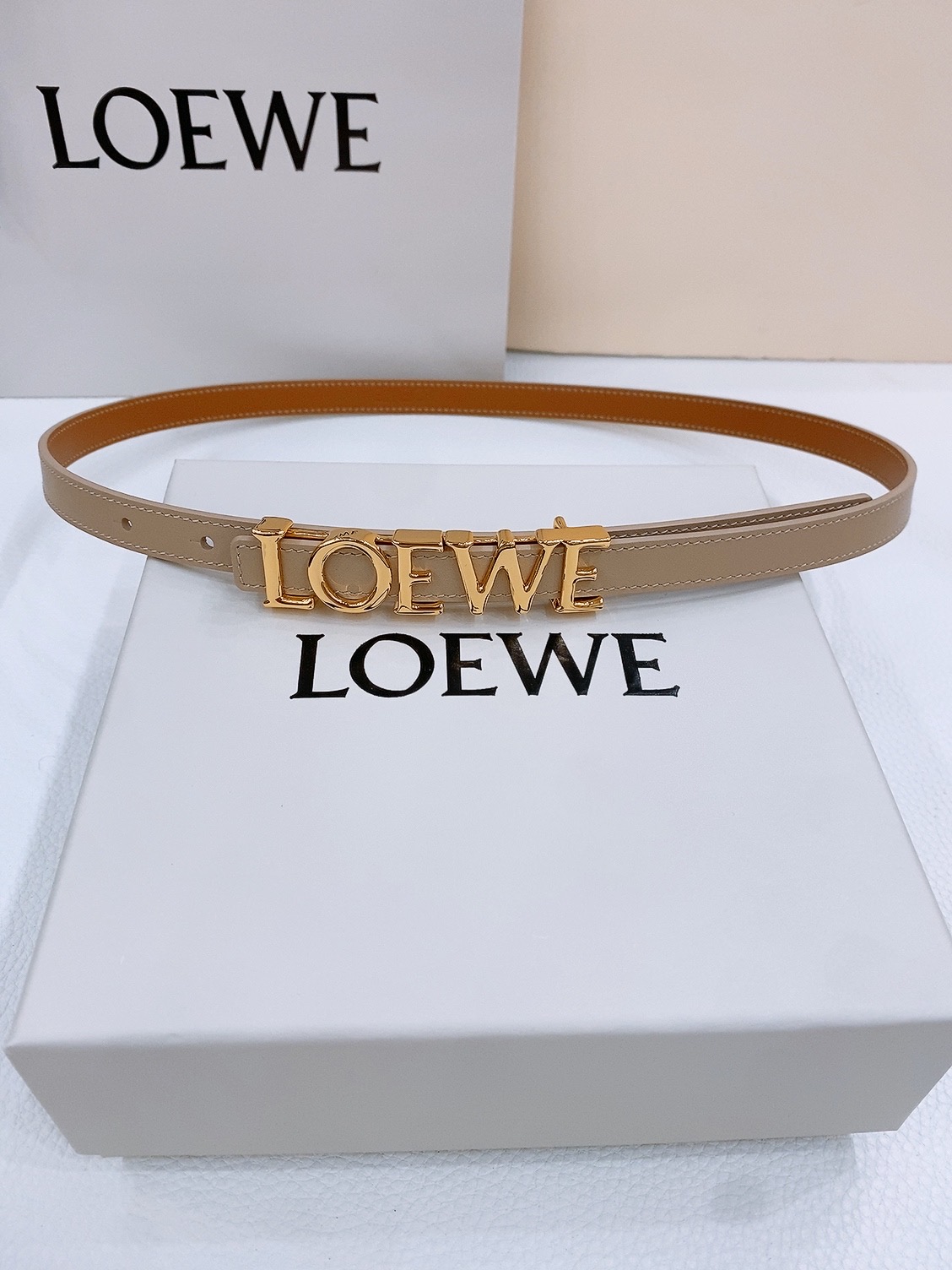 Loewe Smooth Cow Leather Belt with Metal Logo and Pentagonal Regulation - 图片 1