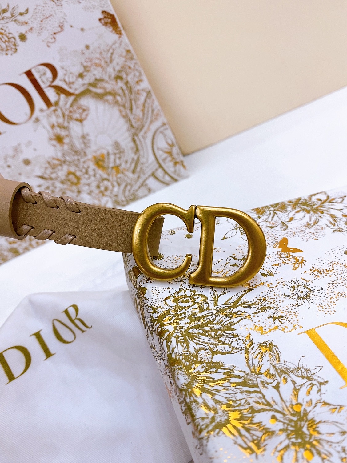 -Dior 20 毫米黑色光滑牛皮 Saddle Belt Montaigne Star CD 腰带扣 黑色光滑小牛皮 皮革缝线