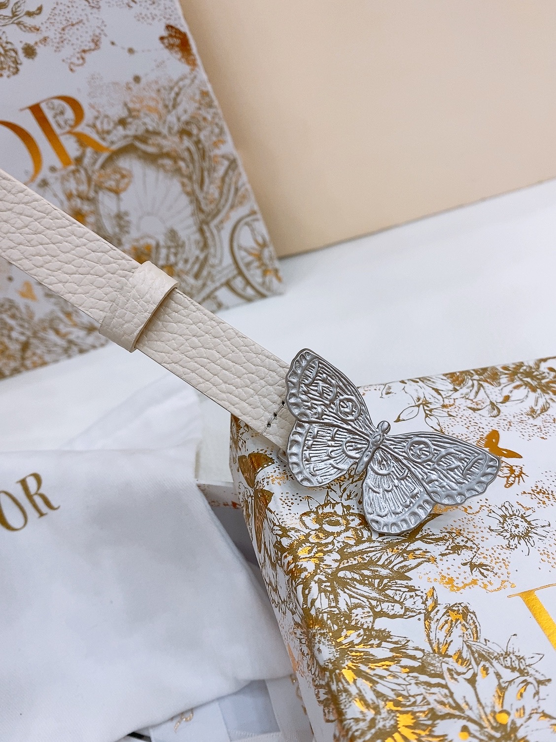迪奥Dior  Saddle Belt 黄铜五金 双面可用马鞍腰带 粒面牛皮面与光滑牛皮底 手感柔软  精致 腰带2.0cm