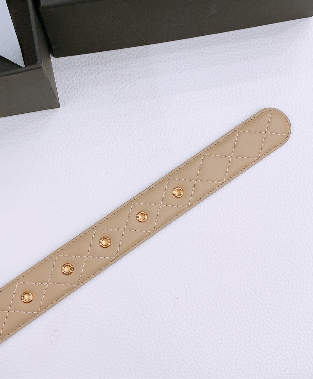 Chanel Ceremonial Belt: Classic Design with Double-C Buttons in Lamb Leather - 图片 6