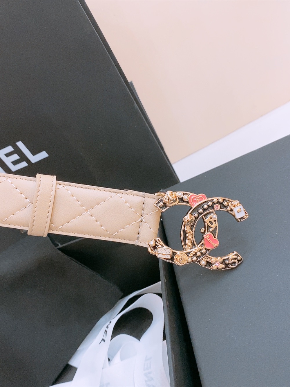 Chanel Ceremonial Belt: Classic Design with Double-C Buttons in Lamb Leather - 图片 3