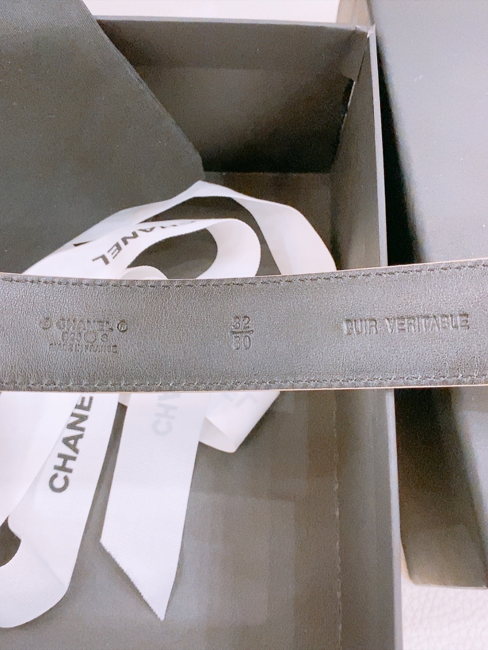 Ms. Chanel’s Classic Black Leather Belt with Gold Double-C Buttons, 3.0 cm Width - 图片 5