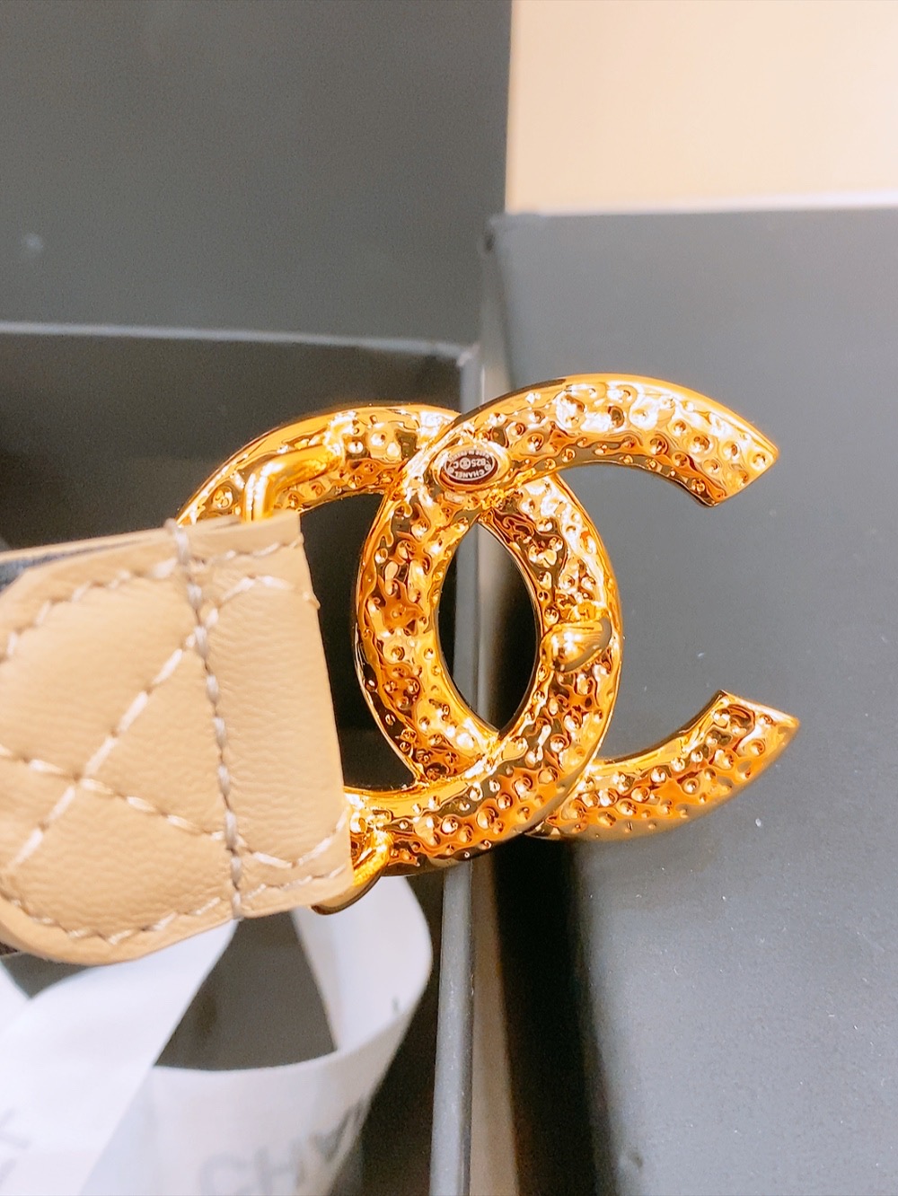 Ms. Chanel’s Classic Black Leather Belt with Gold Double-C Buttons, 3.0 cm Width - 图片 4