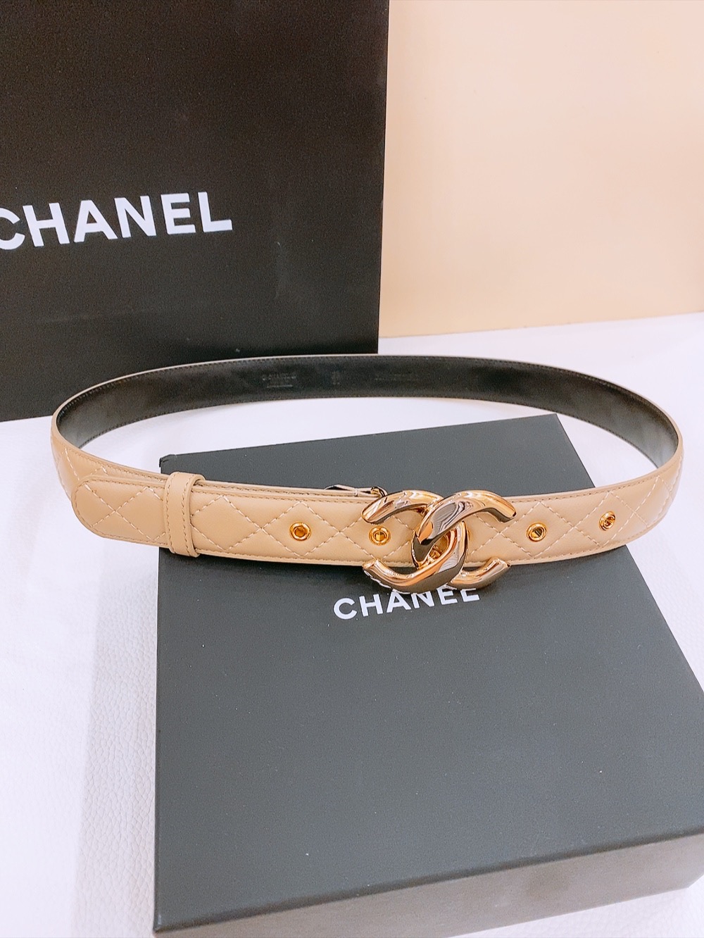 Chanel Ceremonial Belt: Classic Leather with Double-C Buttons in Gold, 3.0cm Width - 图片 2