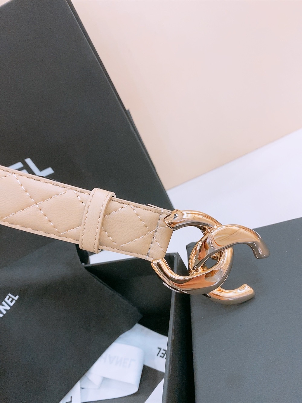Chanel Ceremonial Belt: Classic Leather with Double-C Buttons in Gold, 3.0cm Width - 图片 3