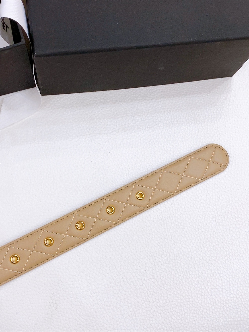 Chanel Ceremonial Belt: Classic Leather with Double-C Buttons in Gold, 3.0cm Width - 图片 6