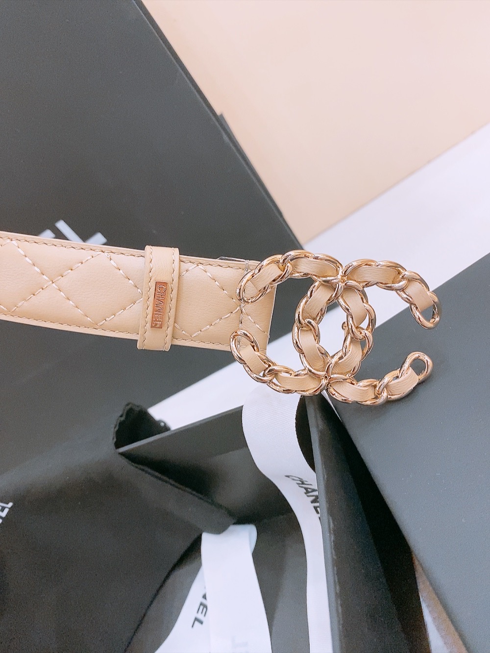 Ms. Chanel’s Classic Black Leather Belt with Gold Double-C Buttons, 3.0 cm Width - 图片 3