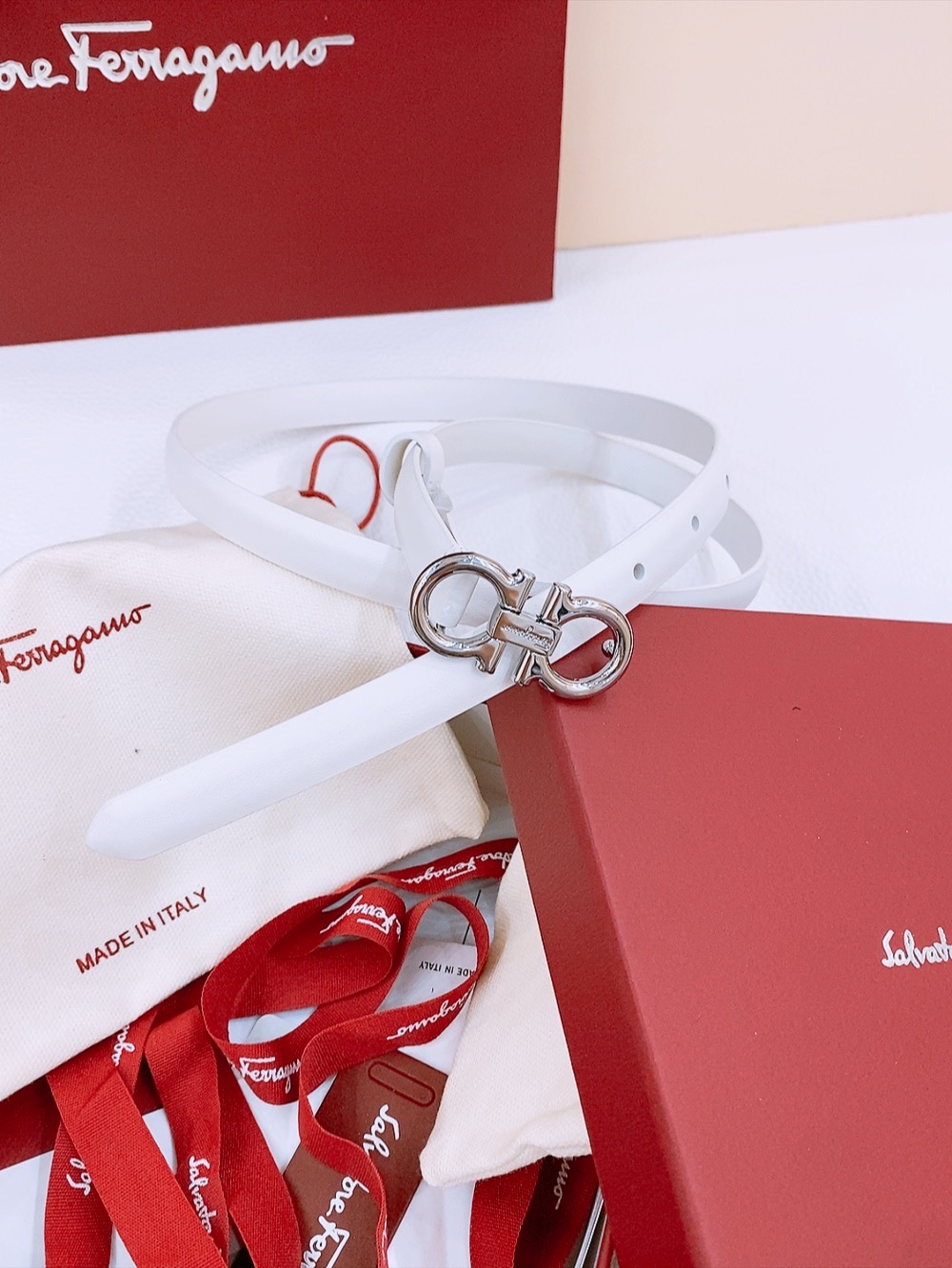 “Stylish Feragamo Gancio Belt for Ms. Filagemu’s Ceremonial Wear” - 图片 2