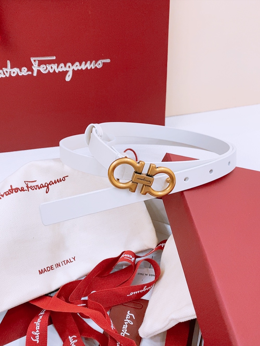“Stylish Feragamo Classic Gancio Belt for Ms. Filagemu’s Ceremonial Purchase” - 图片 2